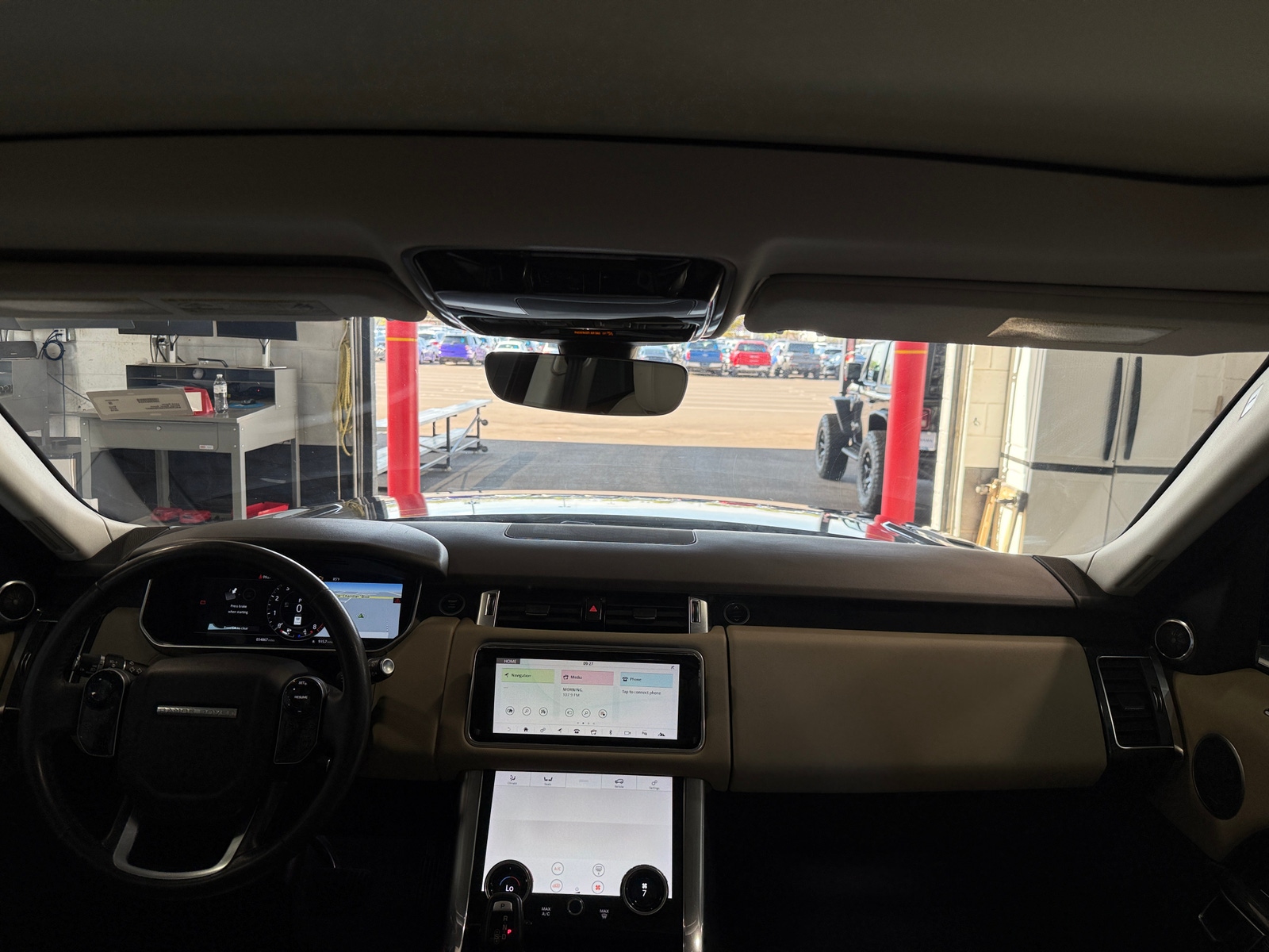 Thumbnail: 2019 Land Rover Range Rover Sport - 2