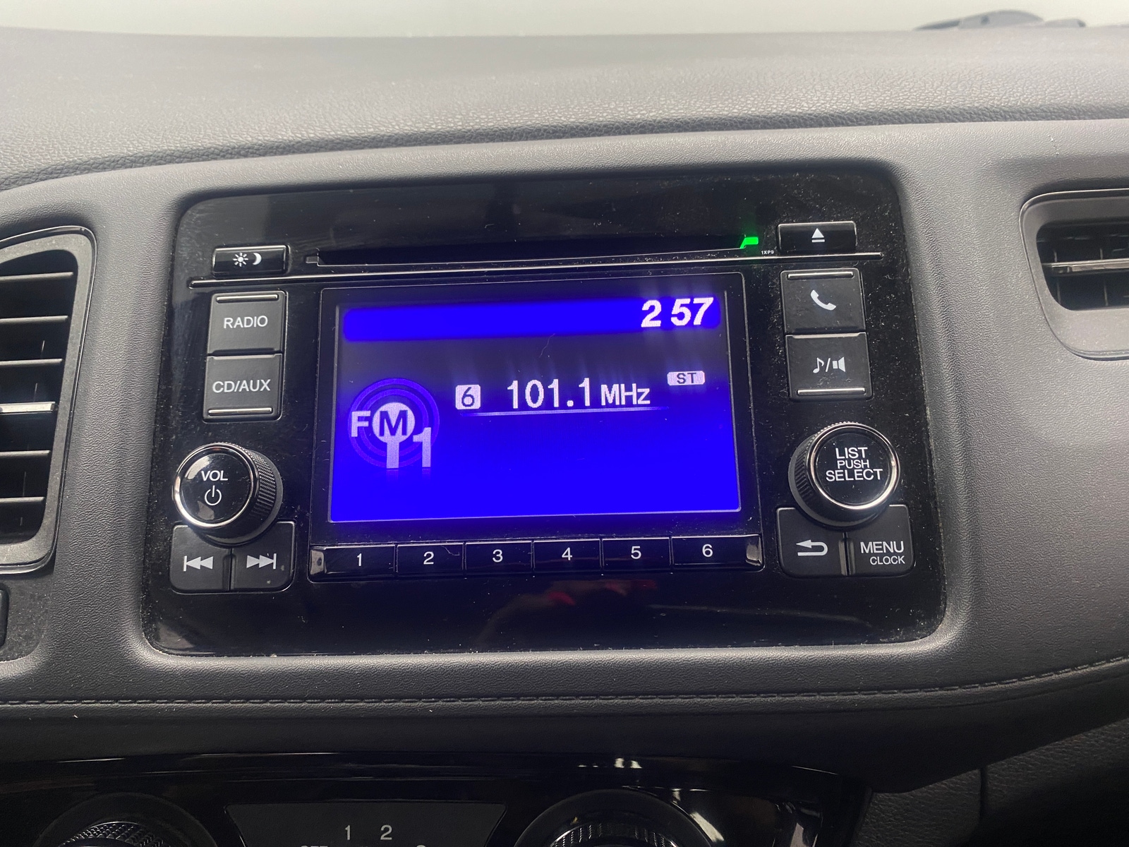 Thumbnail: 2018 Honda HR-V - 4