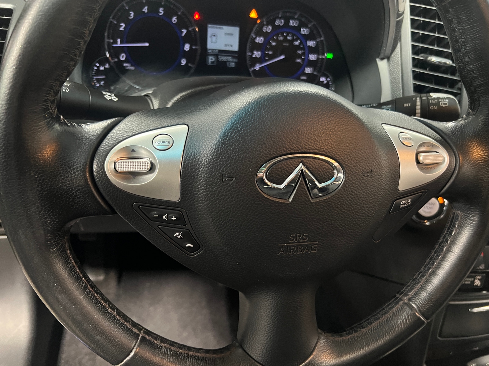 Thumbnail: 2016 INFINITI QX70 - 4