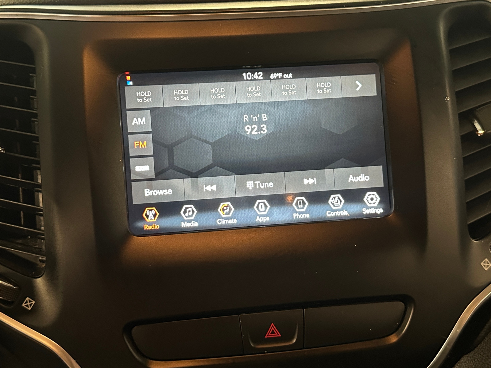 Thumbnail: 2019 Jeep Cherokee - 4
