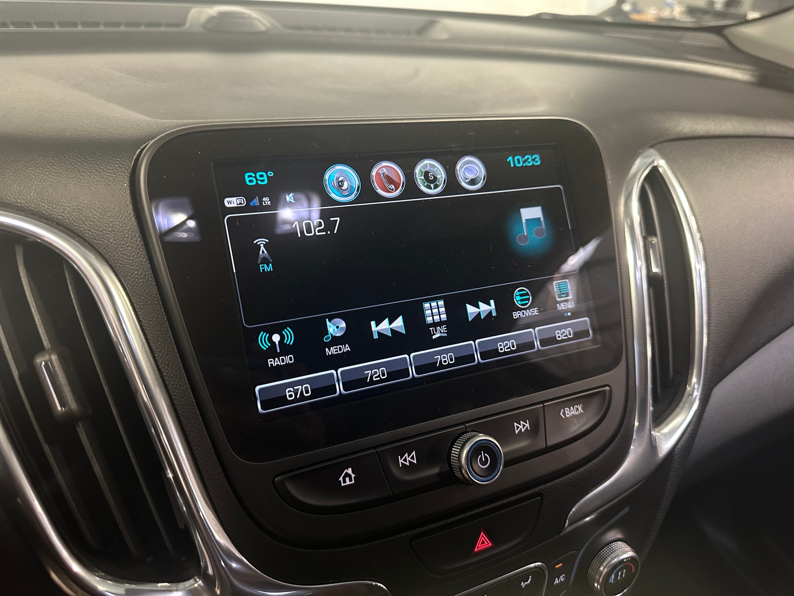Thumbnail: 2018 Chevrolet Equinox - 4