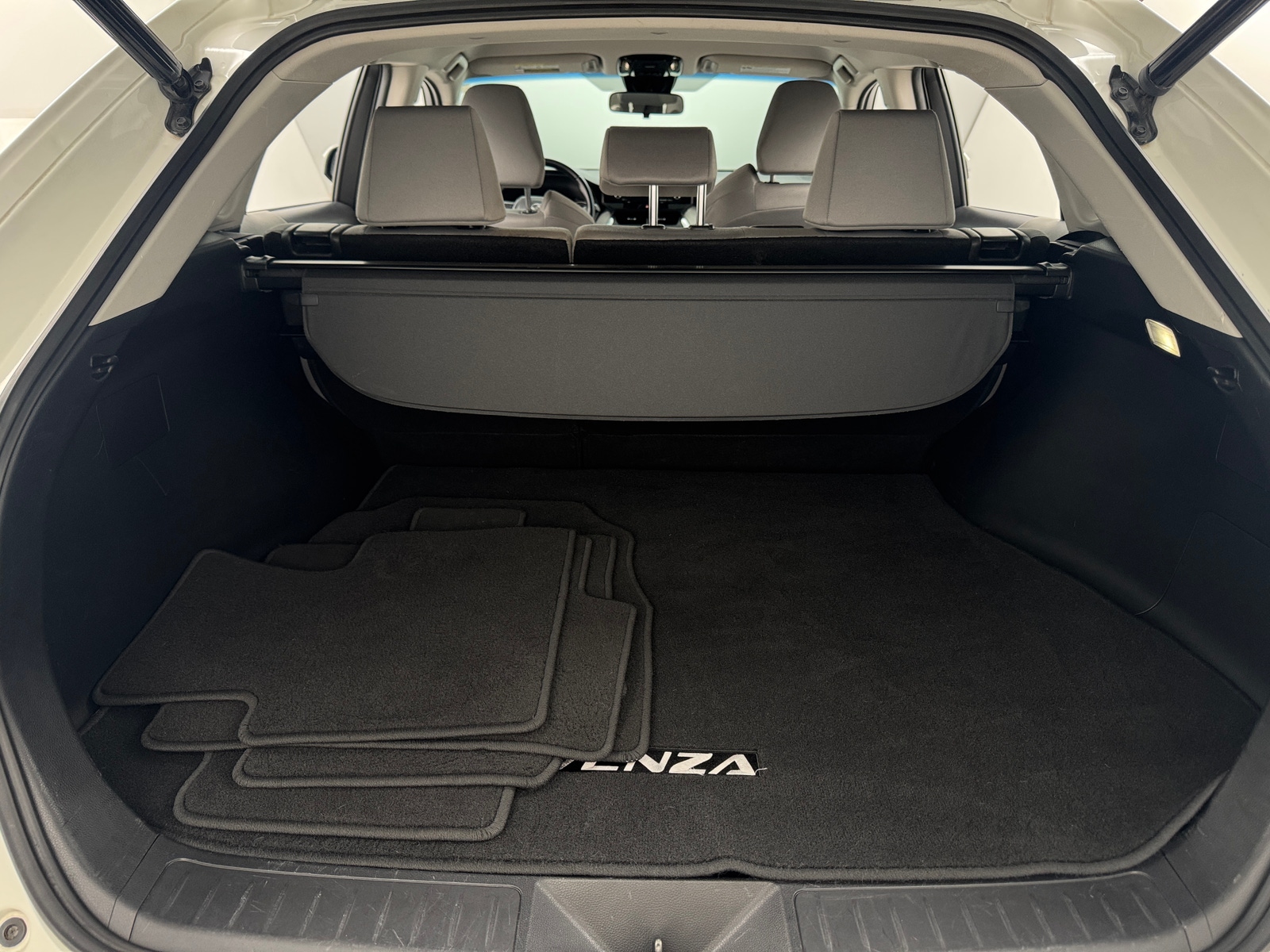 Thumbnail: 2021 Toyota Venza - 7