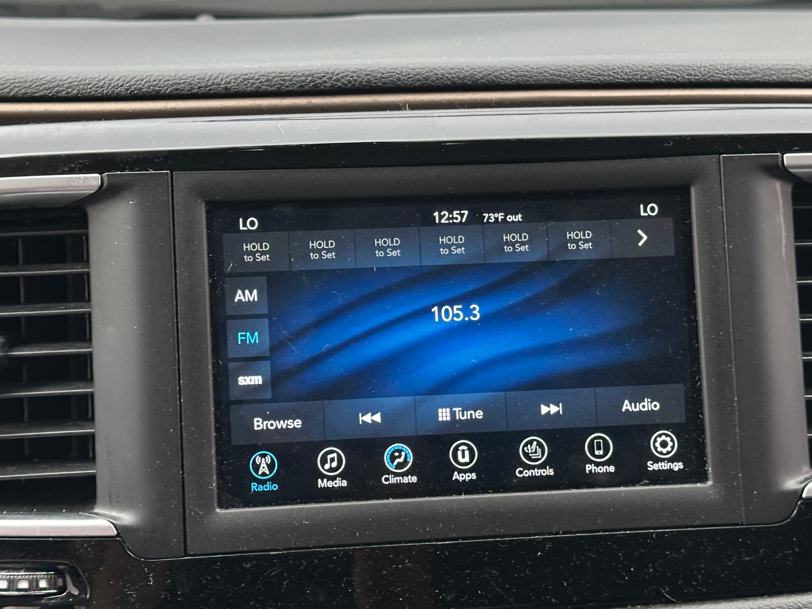 Thumbnail: 2018 Chrysler Pacifica - 3