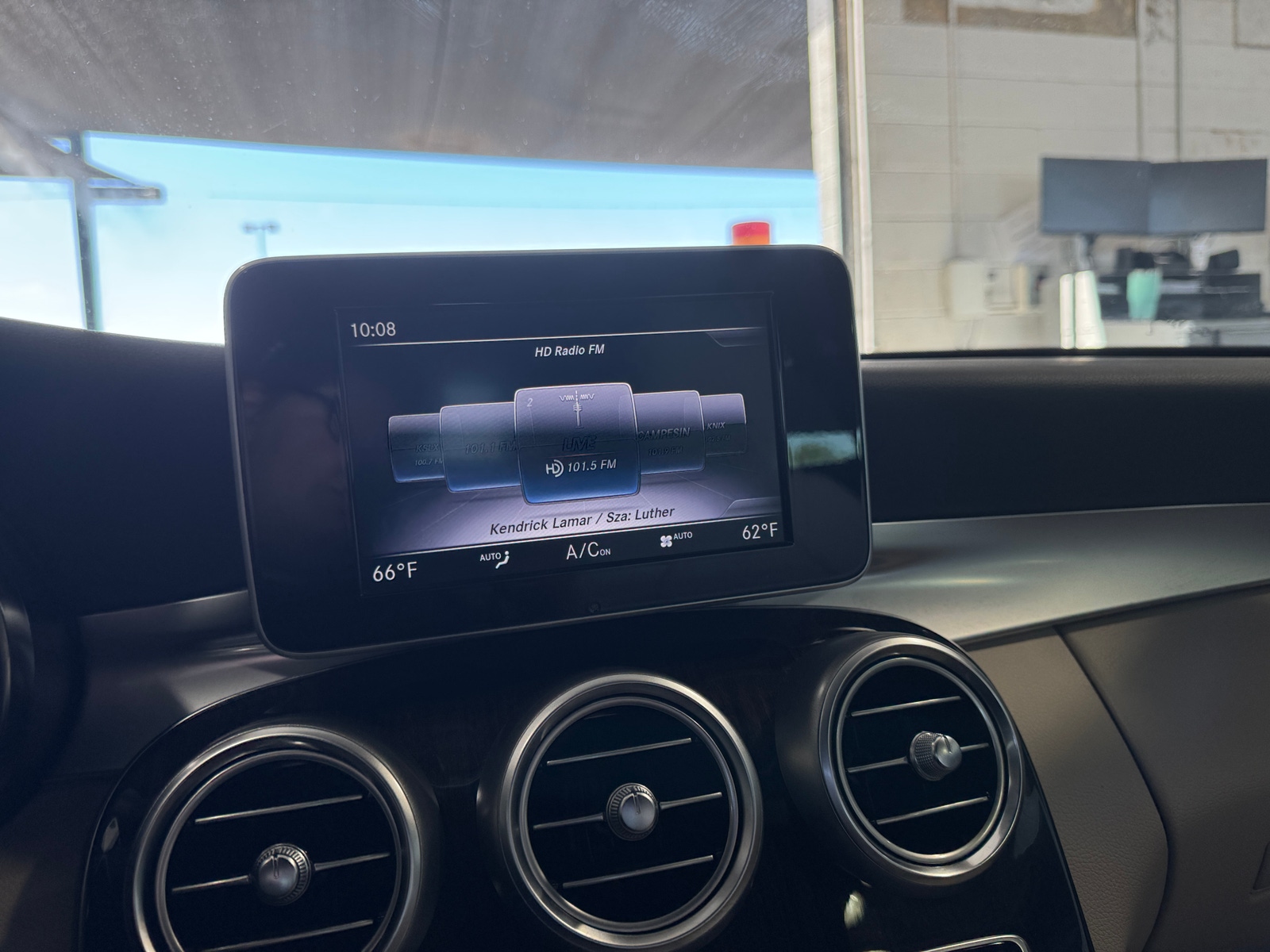 Thumbnail: 2018 Mercedes-Benz C-Class - 3