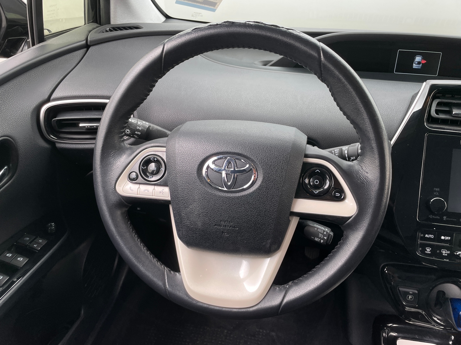Thumbnail: 2016 Toyota Prius - 5