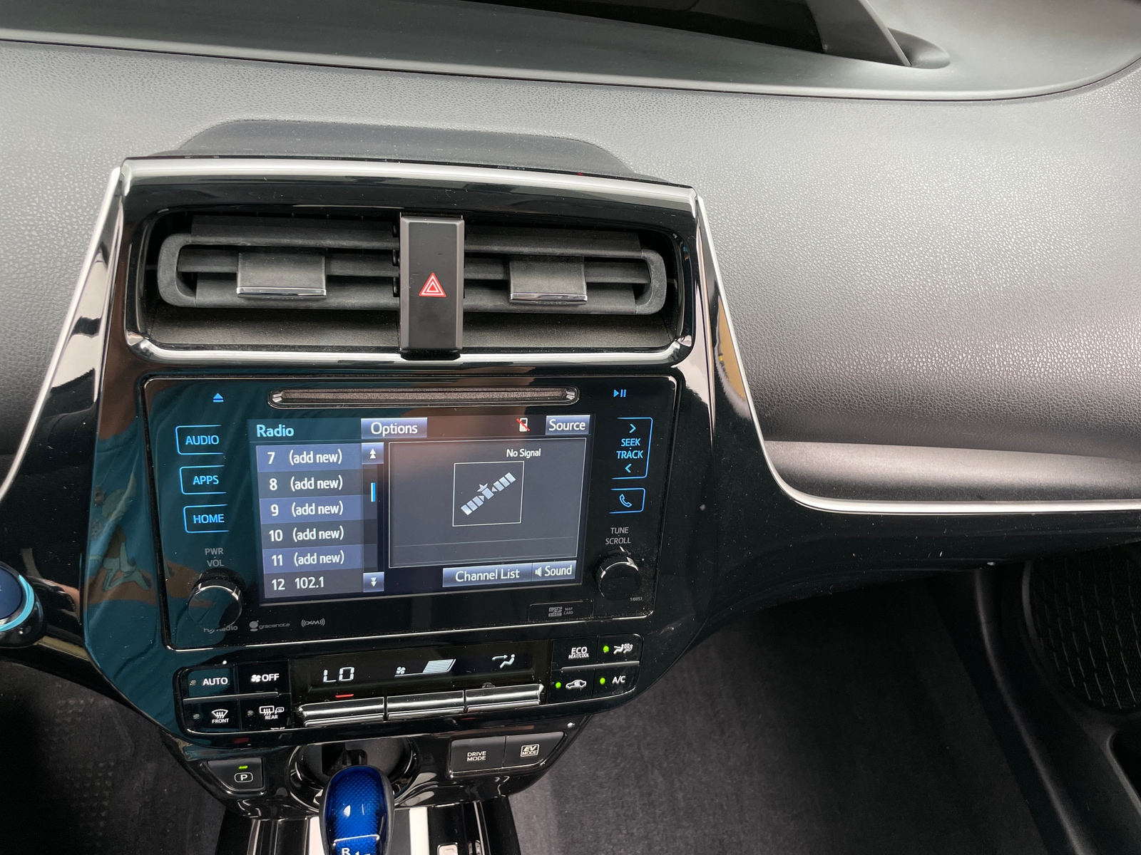 Thumbnail: 2016 Toyota Prius - 4