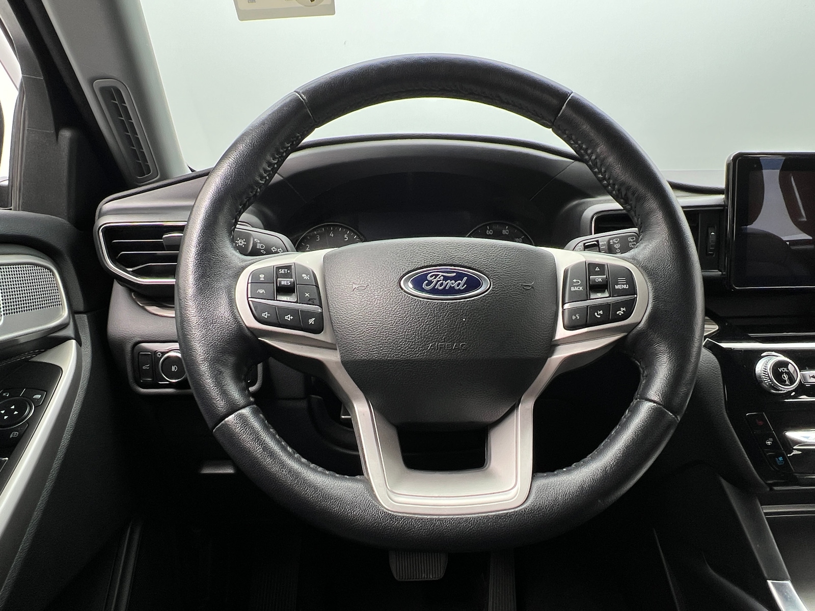 Thumbnail: 2023 Ford Explorer - 4