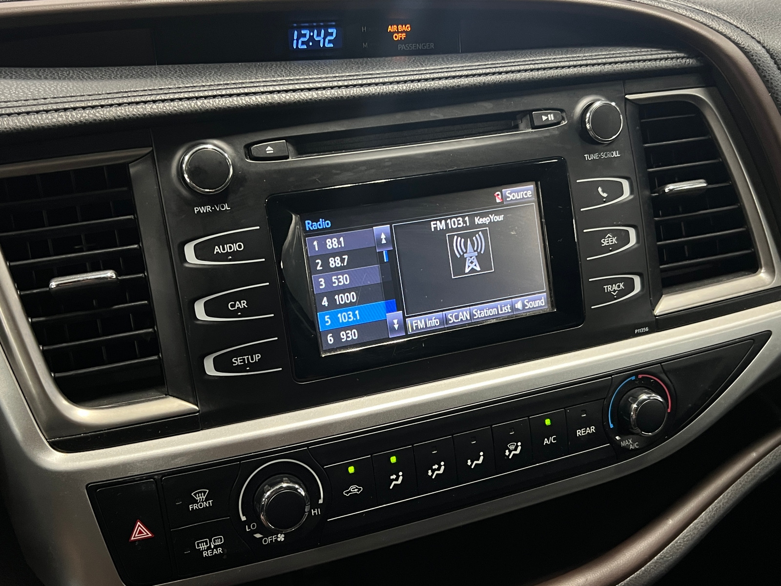 Thumbnail: 2018 Toyota Highlander - 4
