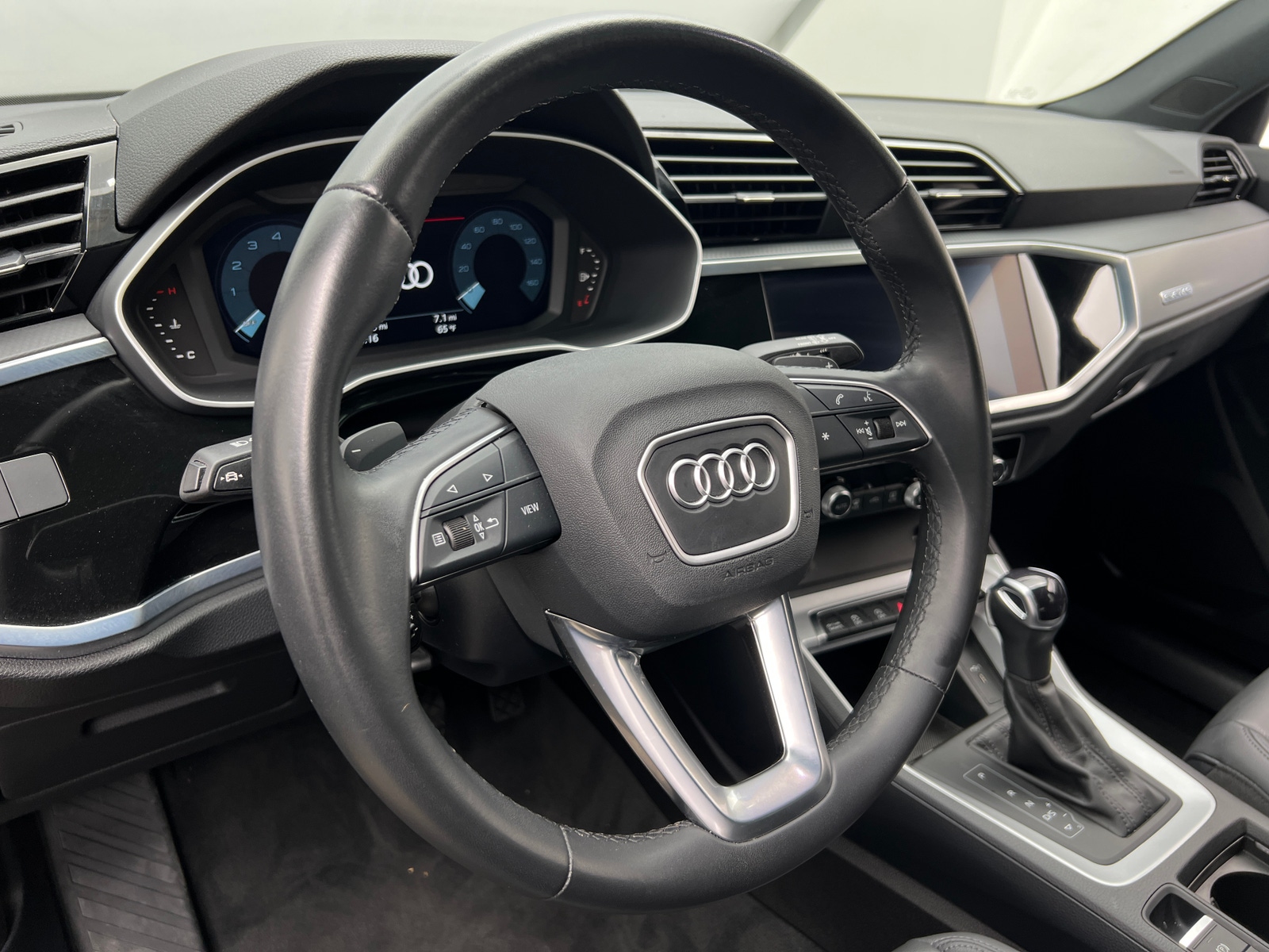 Thumbnail: 2022 Audi Q3 - 4