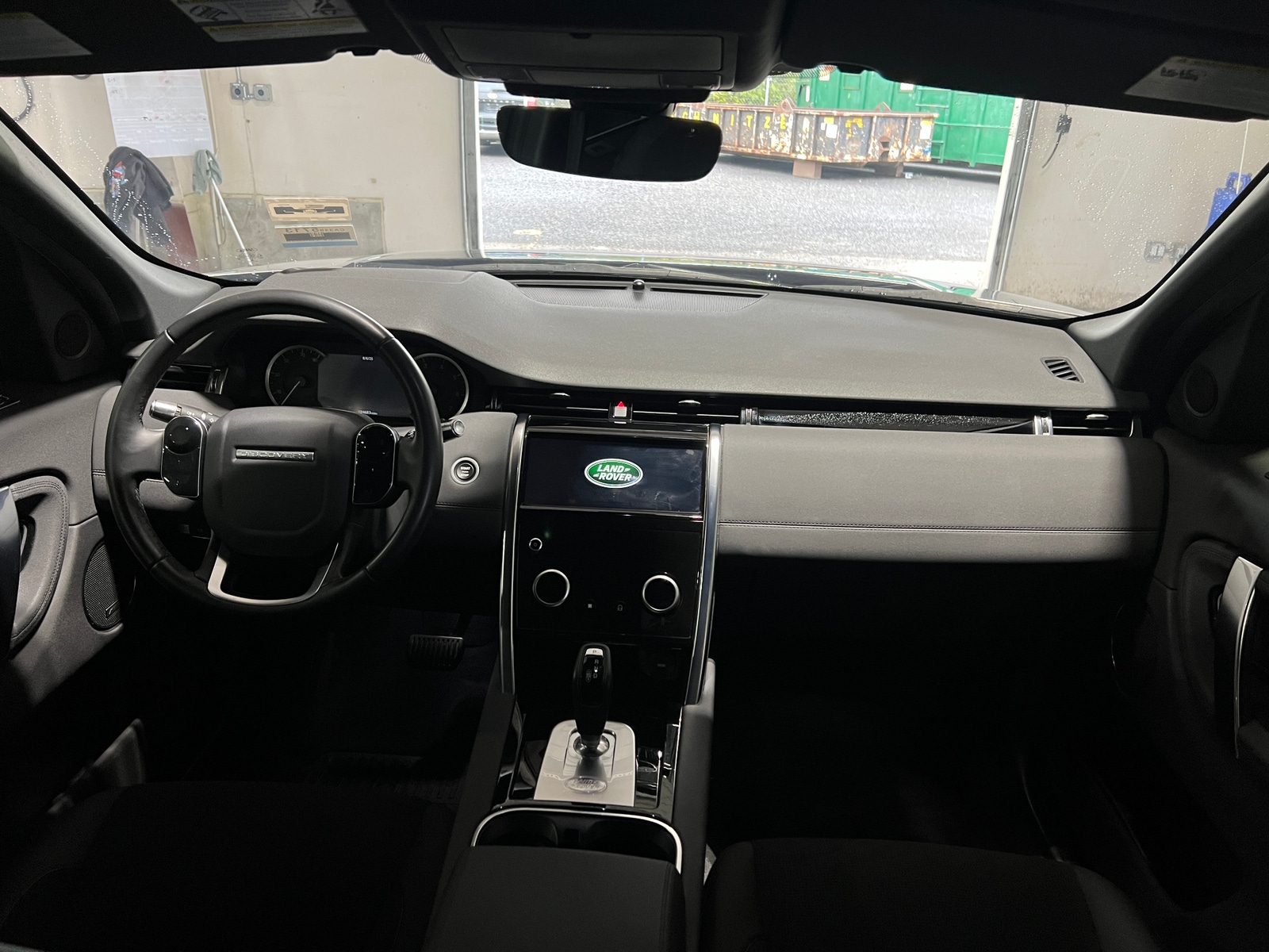 Thumbnail: 2020 Land Rover Discovery Sport - 2