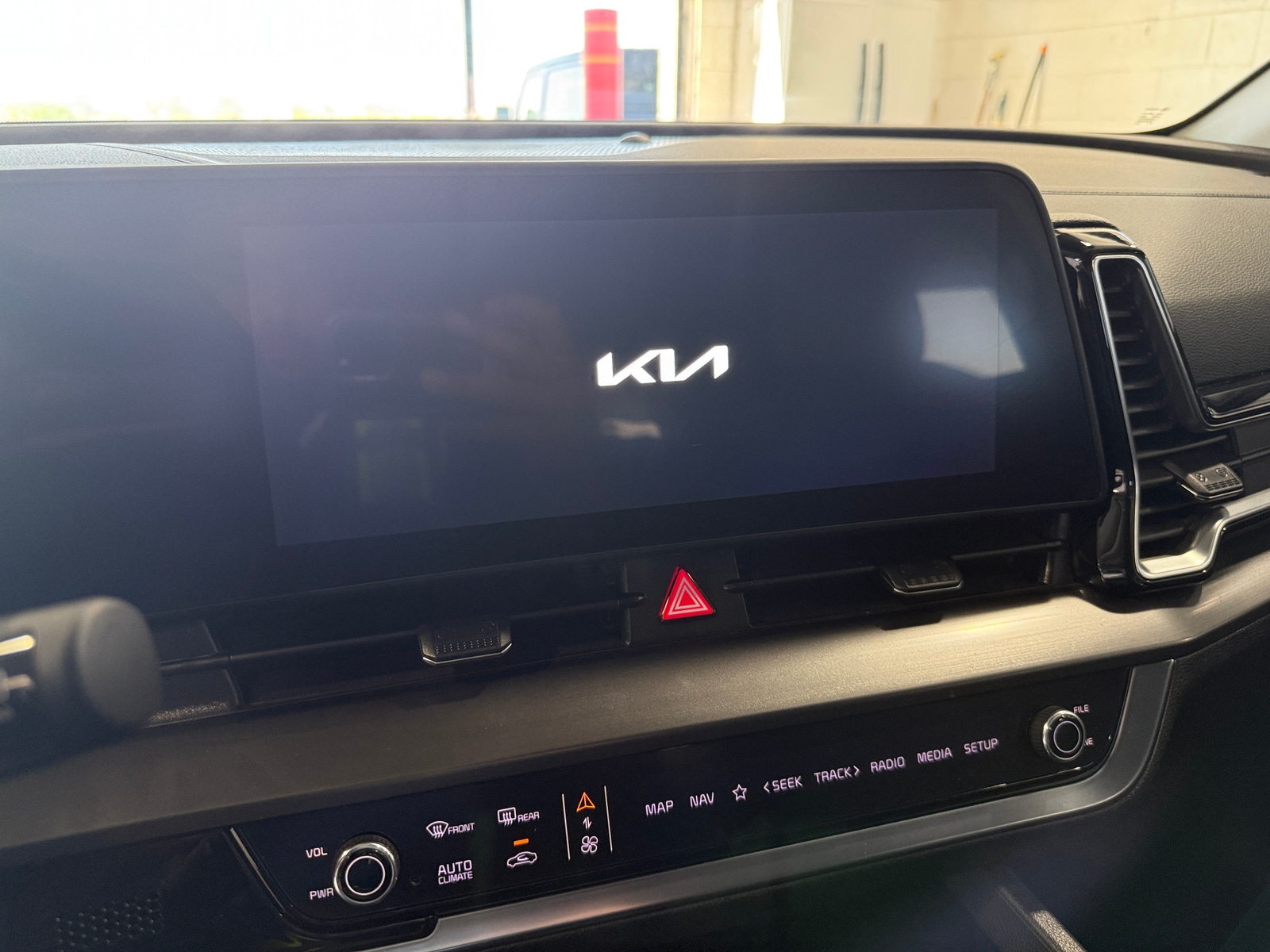 Thumbnail: 2023 Kia Sportage - 3