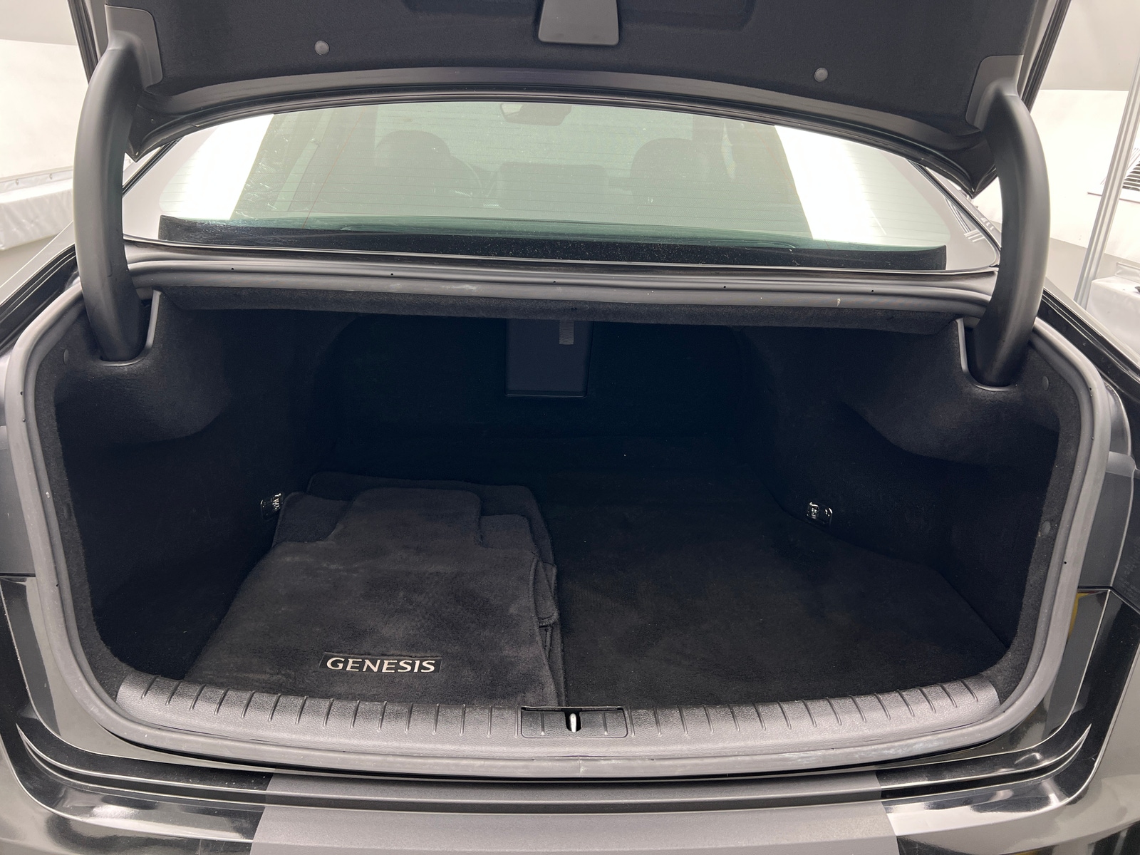 Thumbnail: 2018 Genesis G80 - 6