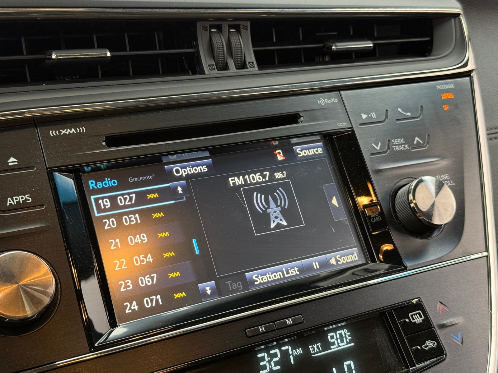 Thumbnail: 2016 Toyota Avalon - 3