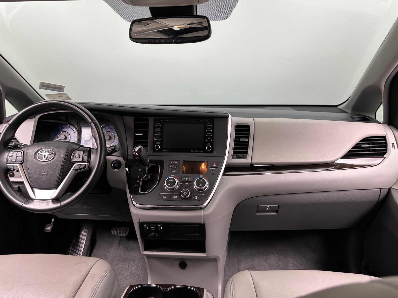Thumbnail: 2019 Toyota Sienna - 2