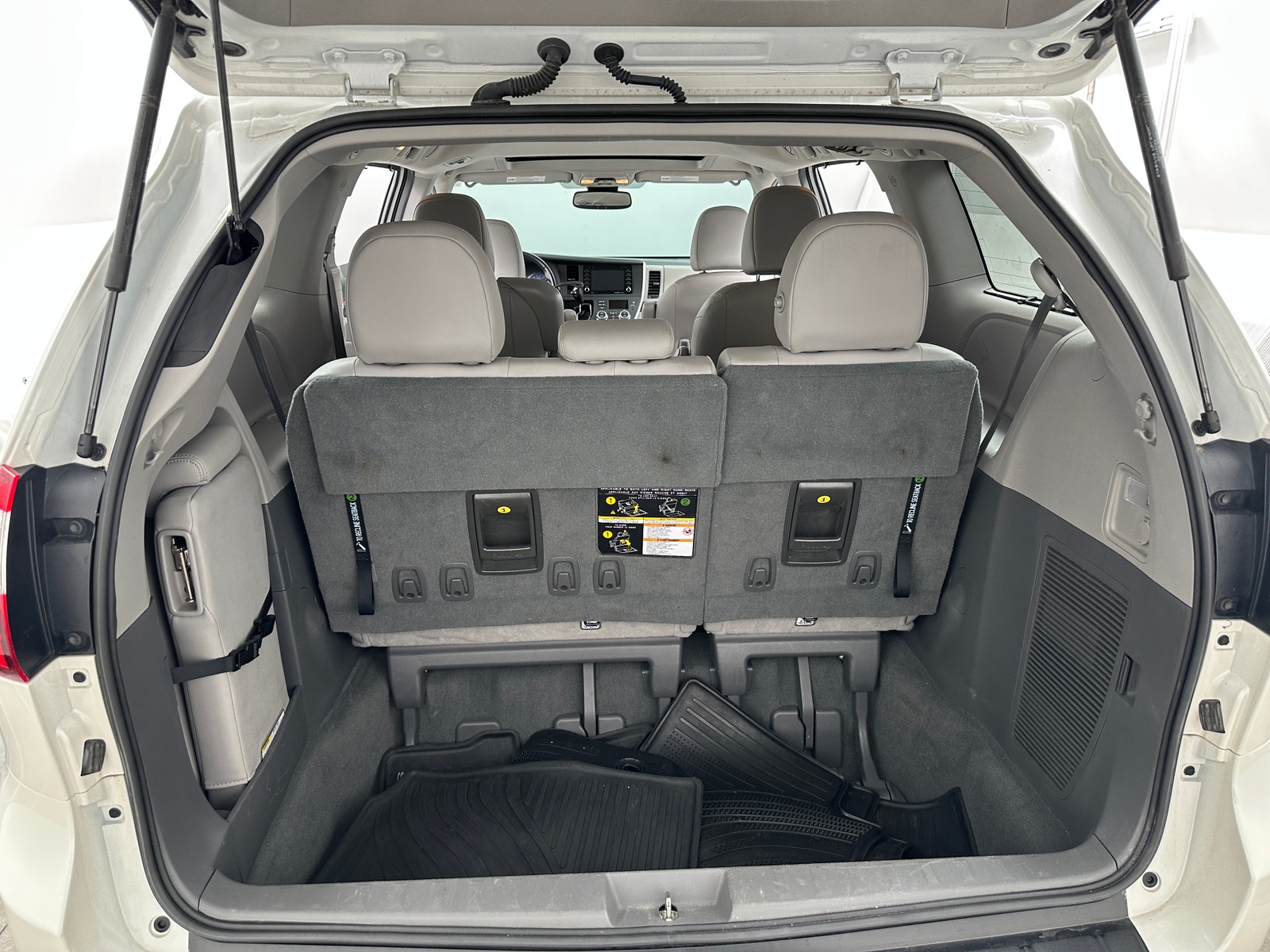 Thumbnail: 2019 Toyota Sienna - 6