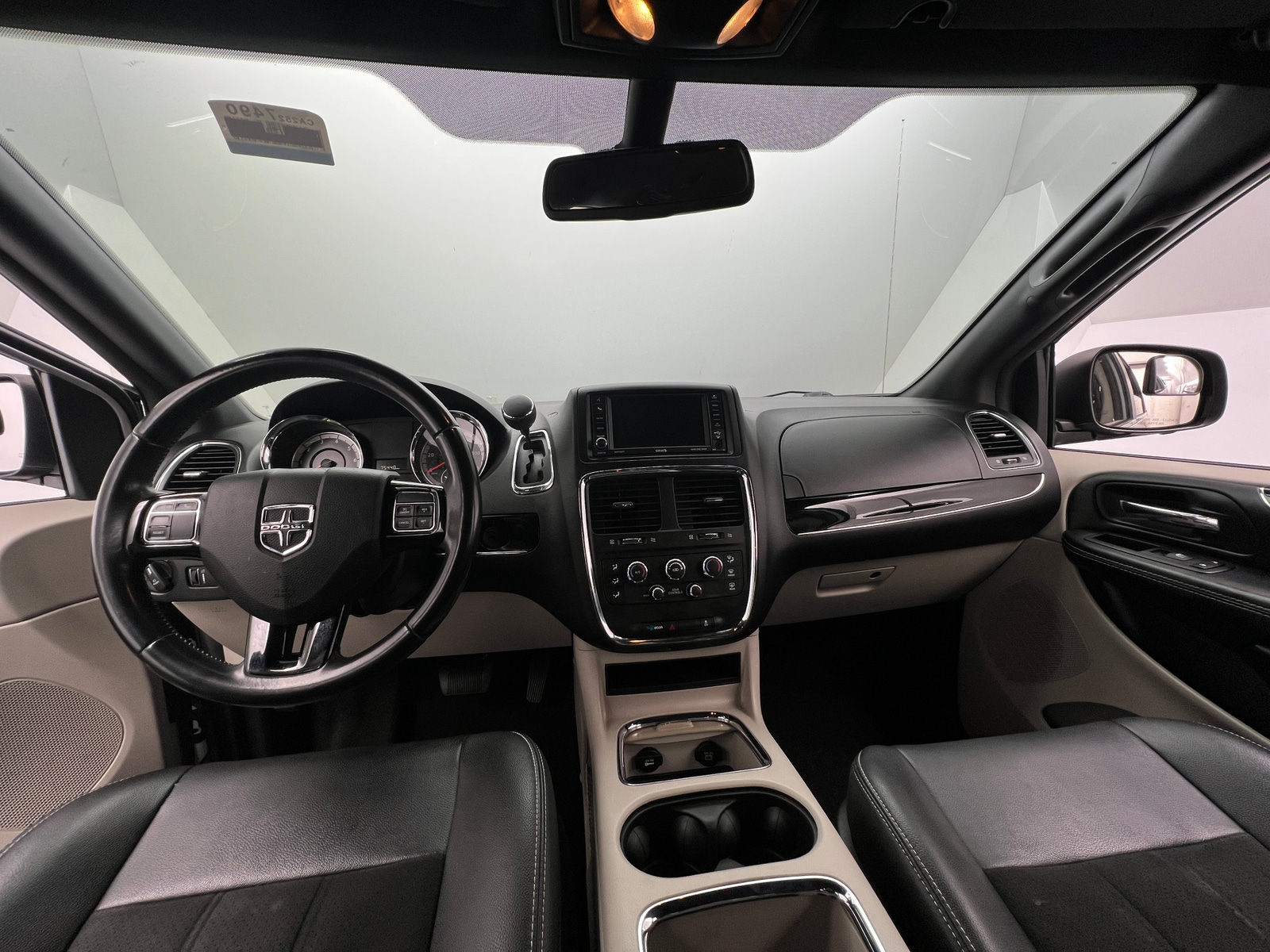 Thumbnail: 2019 Dodge Grand Caravan - 2