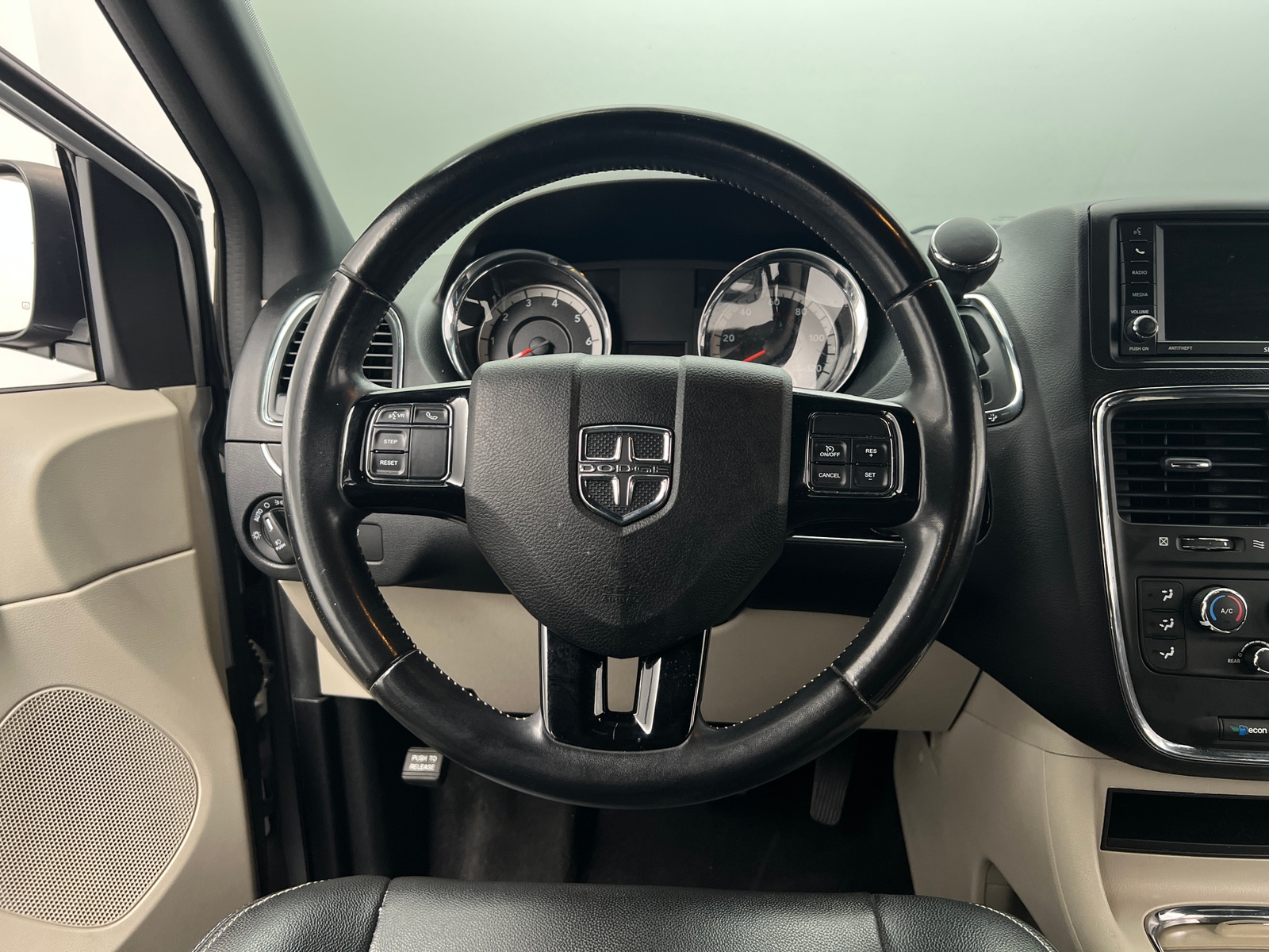 Thumbnail: 2019 Dodge Grand Caravan - 4