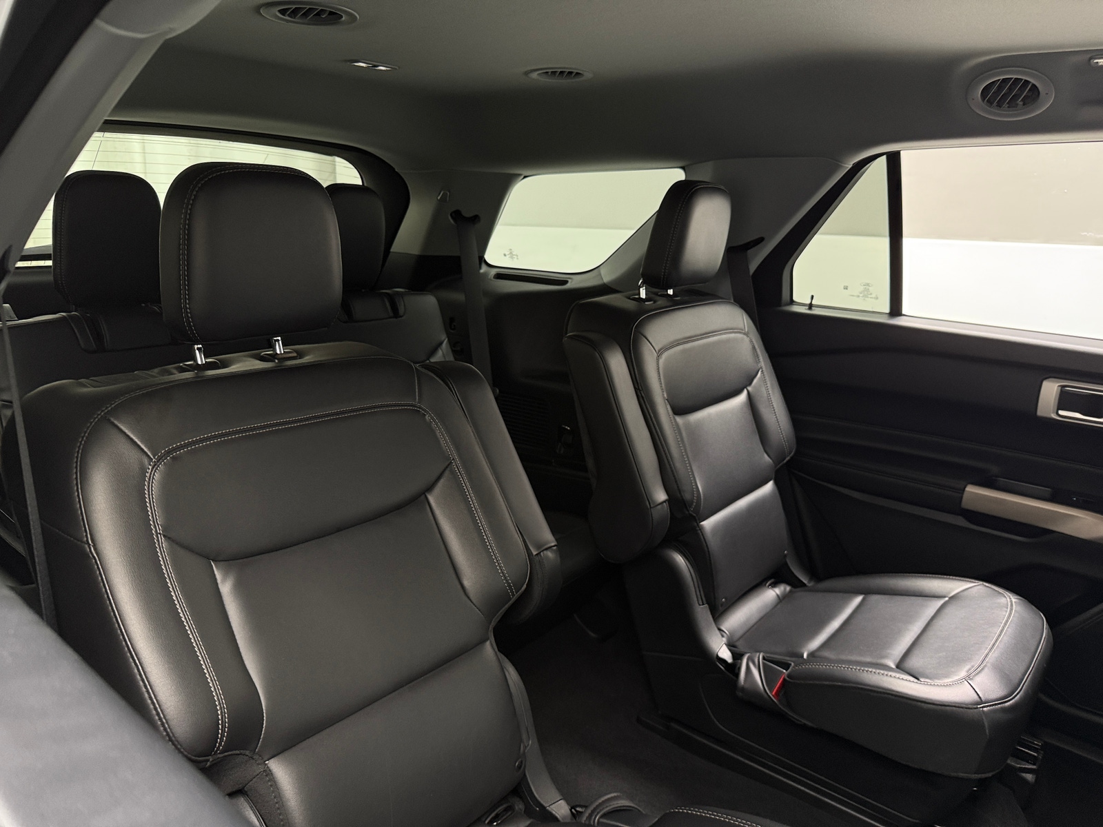 Thumbnail: 2022 Ford Explorer - 6