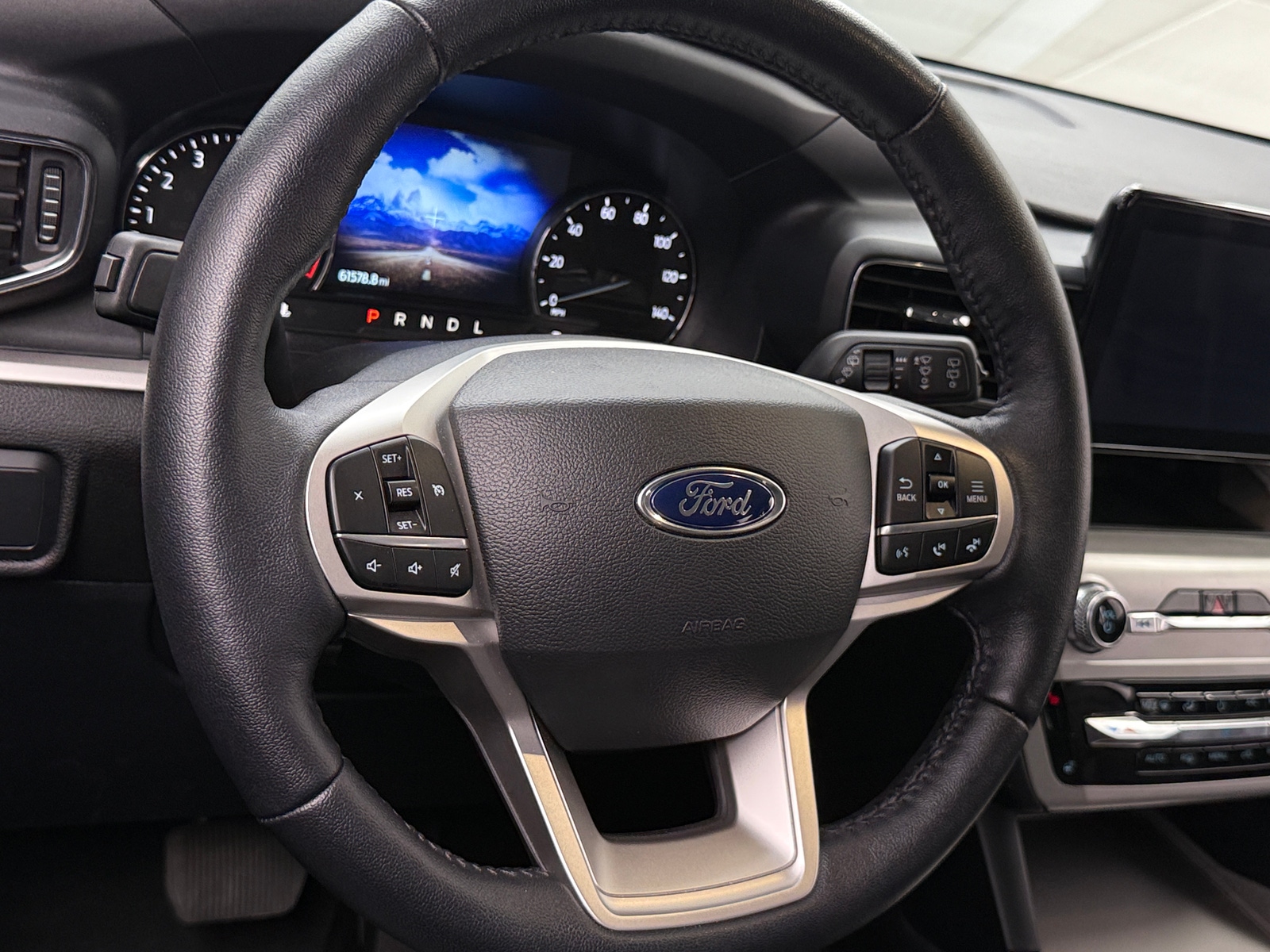 Thumbnail: 2022 Ford Explorer - 5