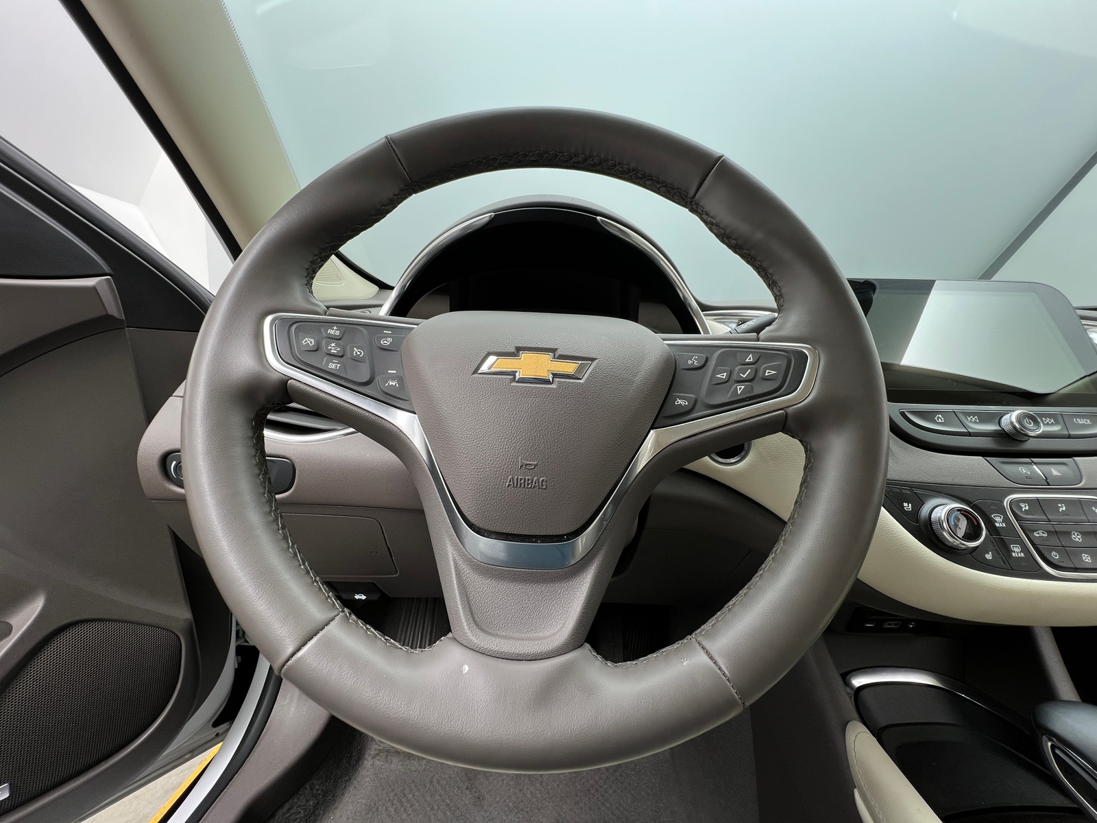 Thumbnail: 2024 Chevrolet Malibu - 4