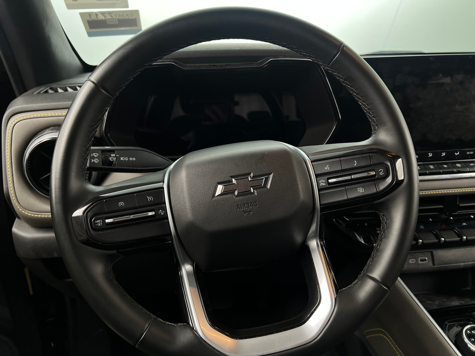 Thumbnail: 2024 Chevrolet Colorado - 5