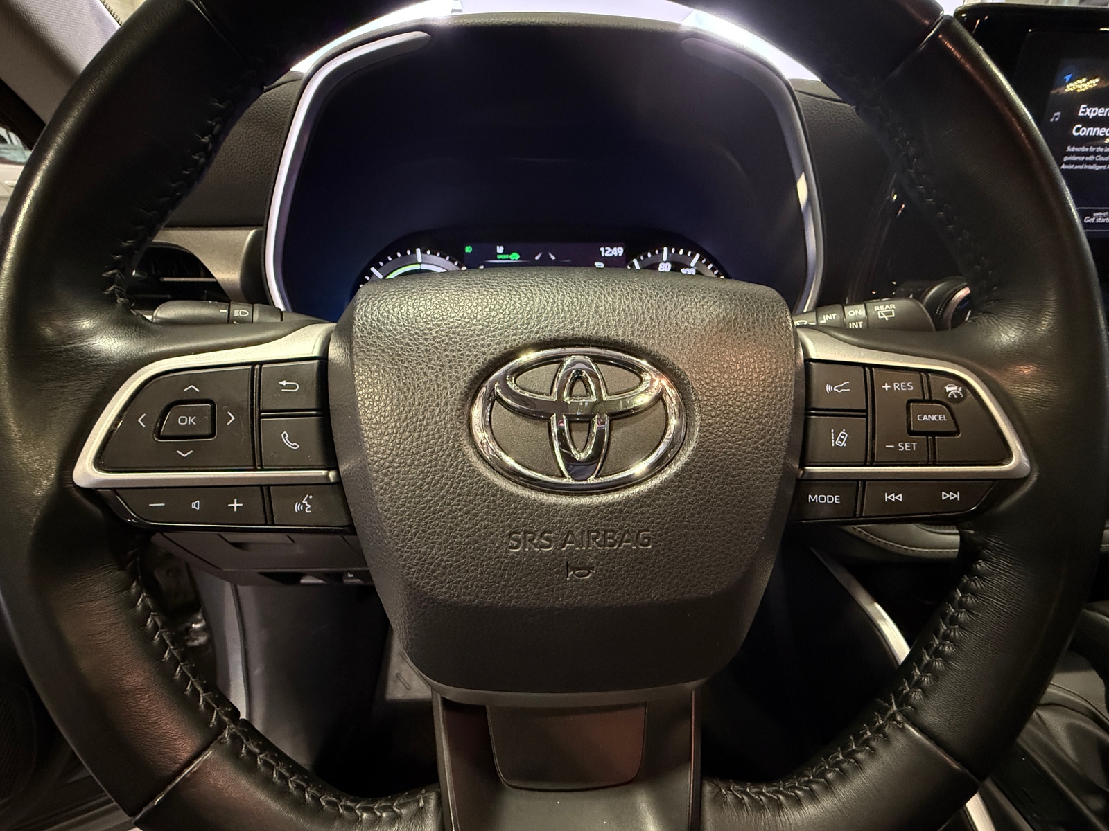 Thumbnail: 2023 Toyota Highlander - 4
