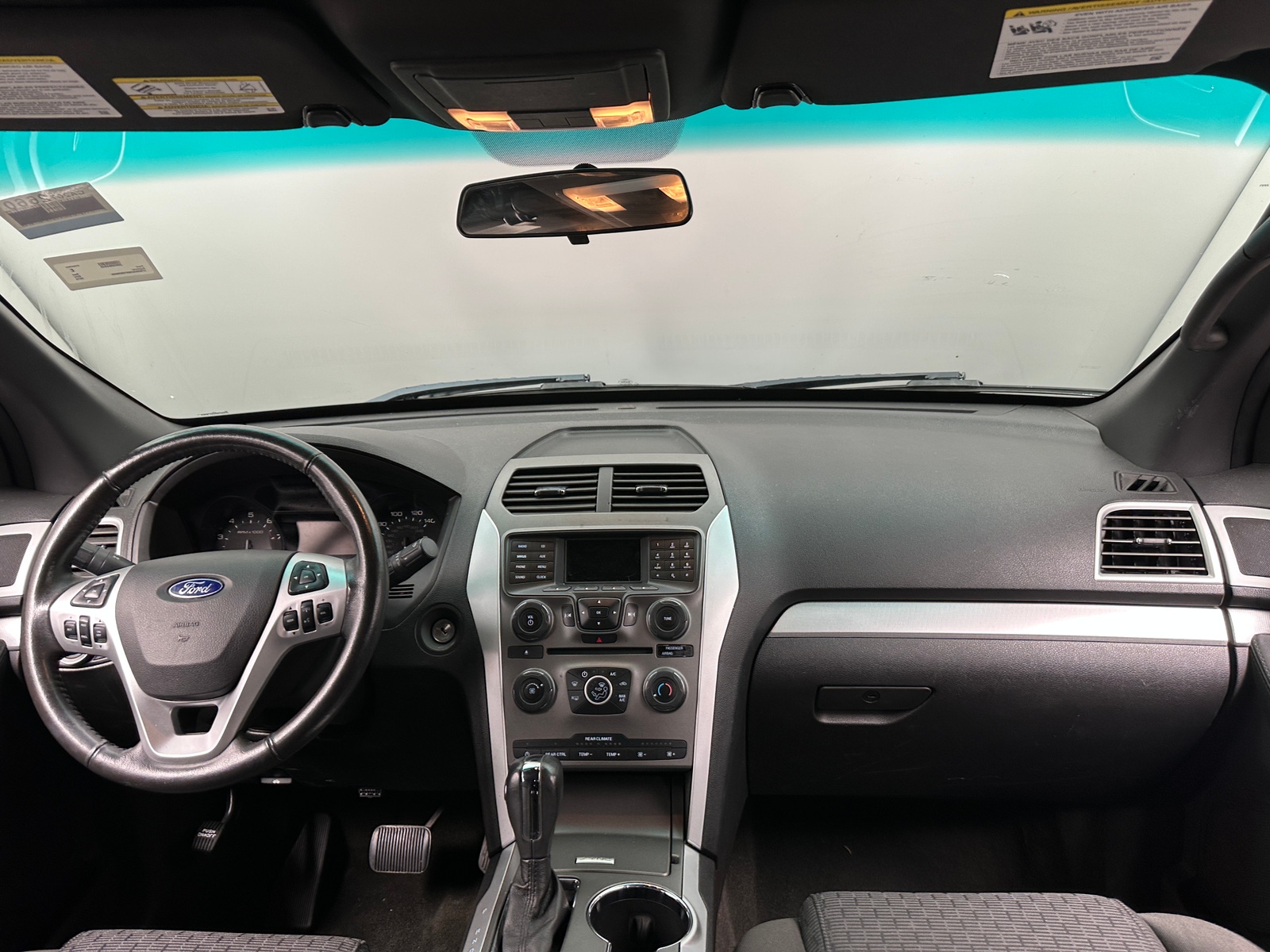 Thumbnail: 2015 Ford Explorer - 3