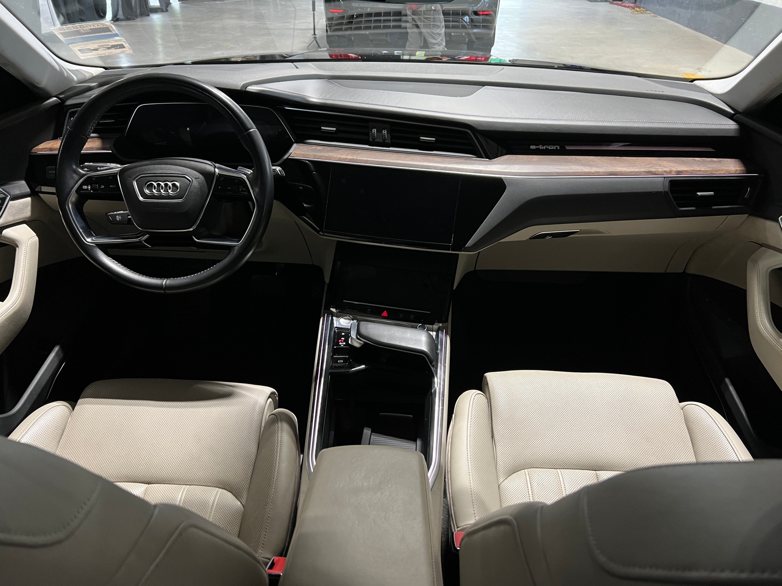 Thumbnail: 2019 Audi e-tron - 2