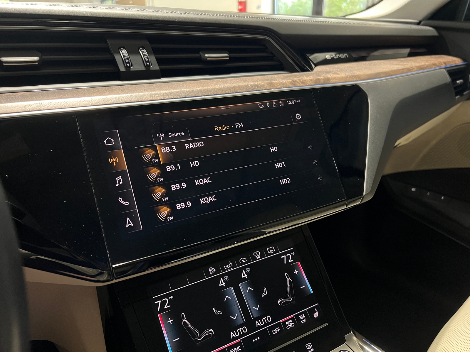 Thumbnail: 2019 Audi e-tron - 3