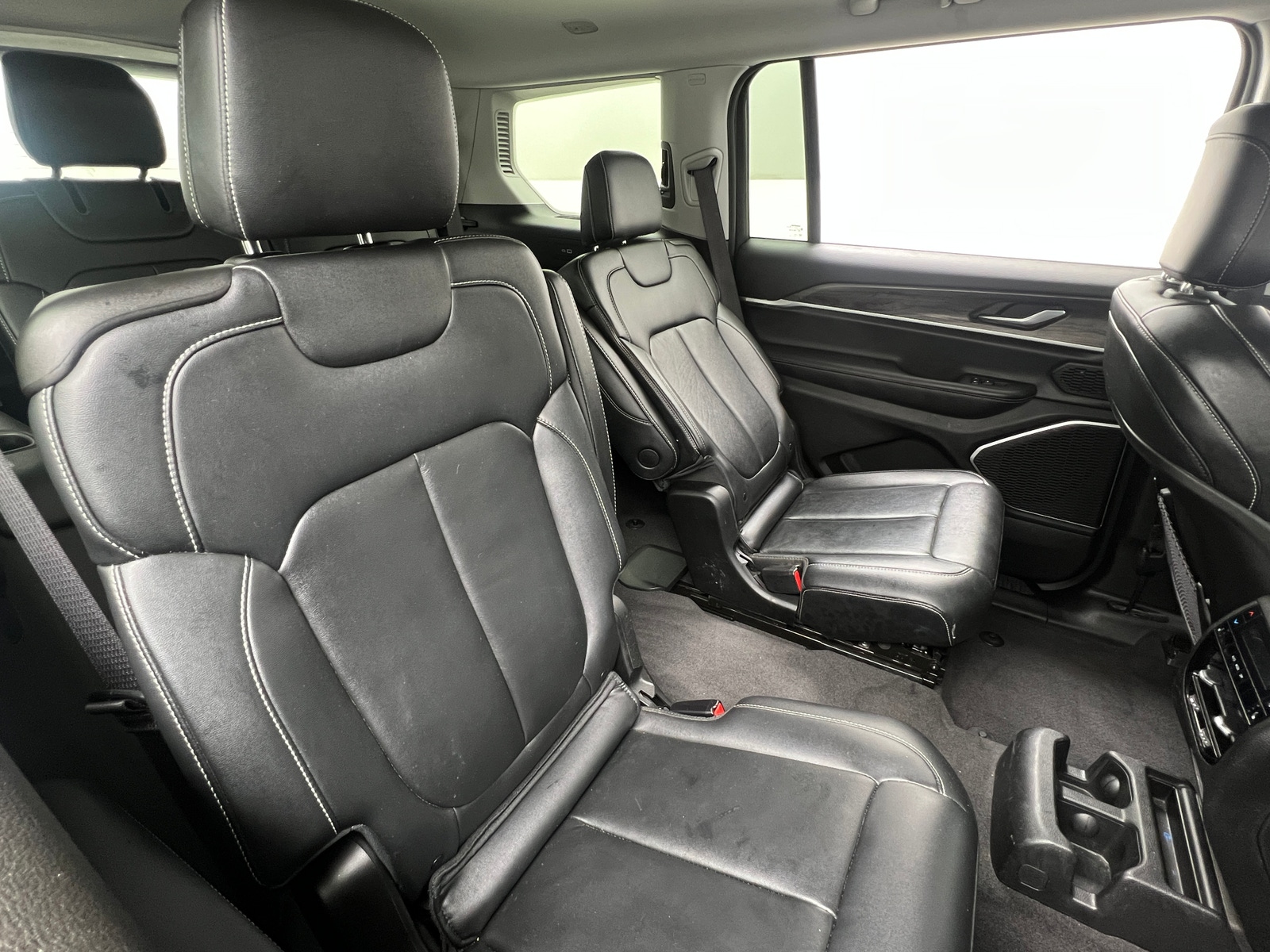 Thumbnail: 2022 Jeep Grand Cherokee L - 5