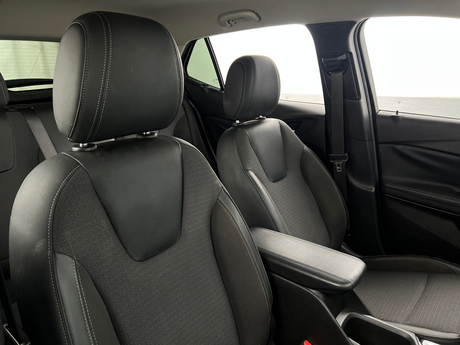 Thumbnail: 2021 Buick Encore GX - 2