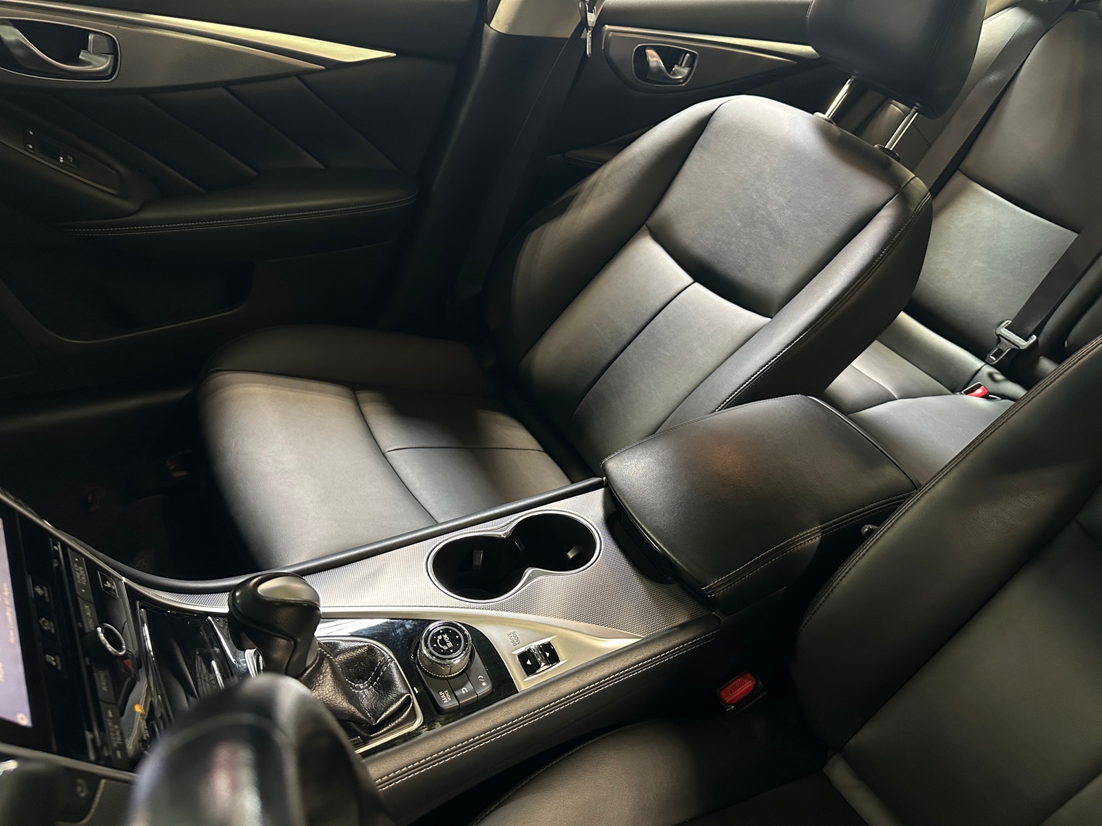 Thumbnail: 2015 INFINITI Q50 - 2