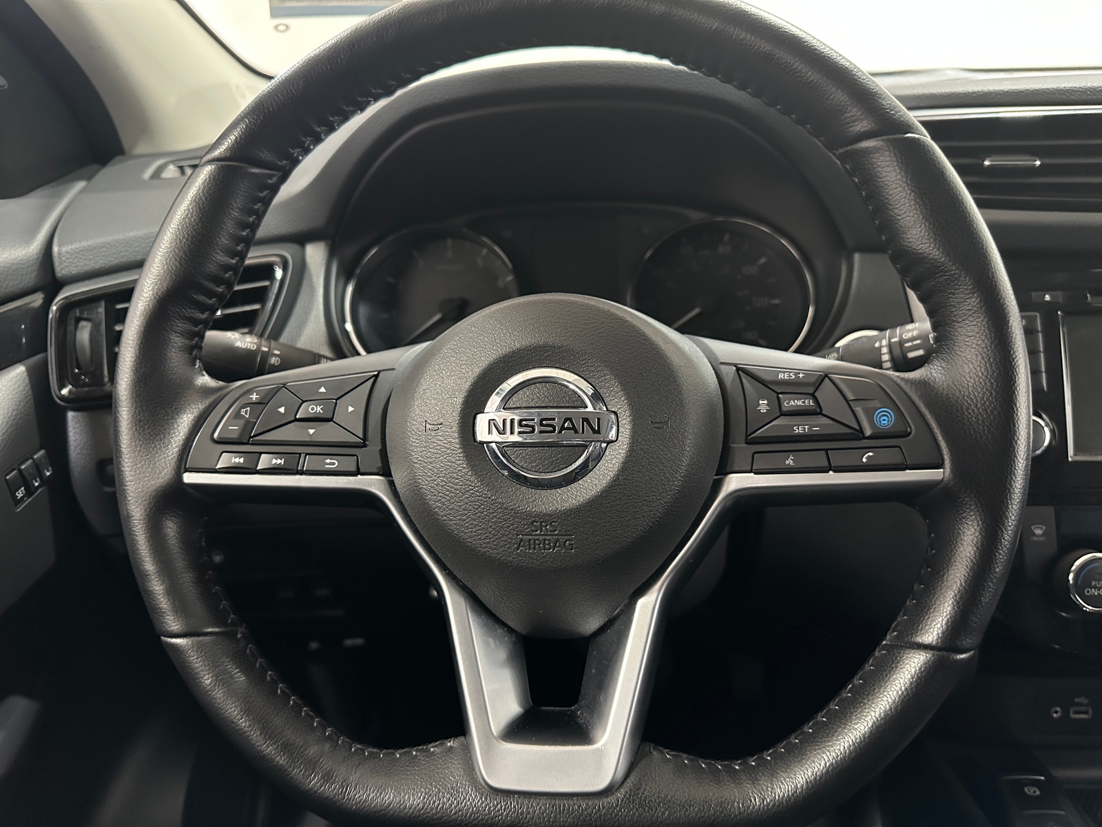 Thumbnail: 2021 Nissan Rogue Sport - 4