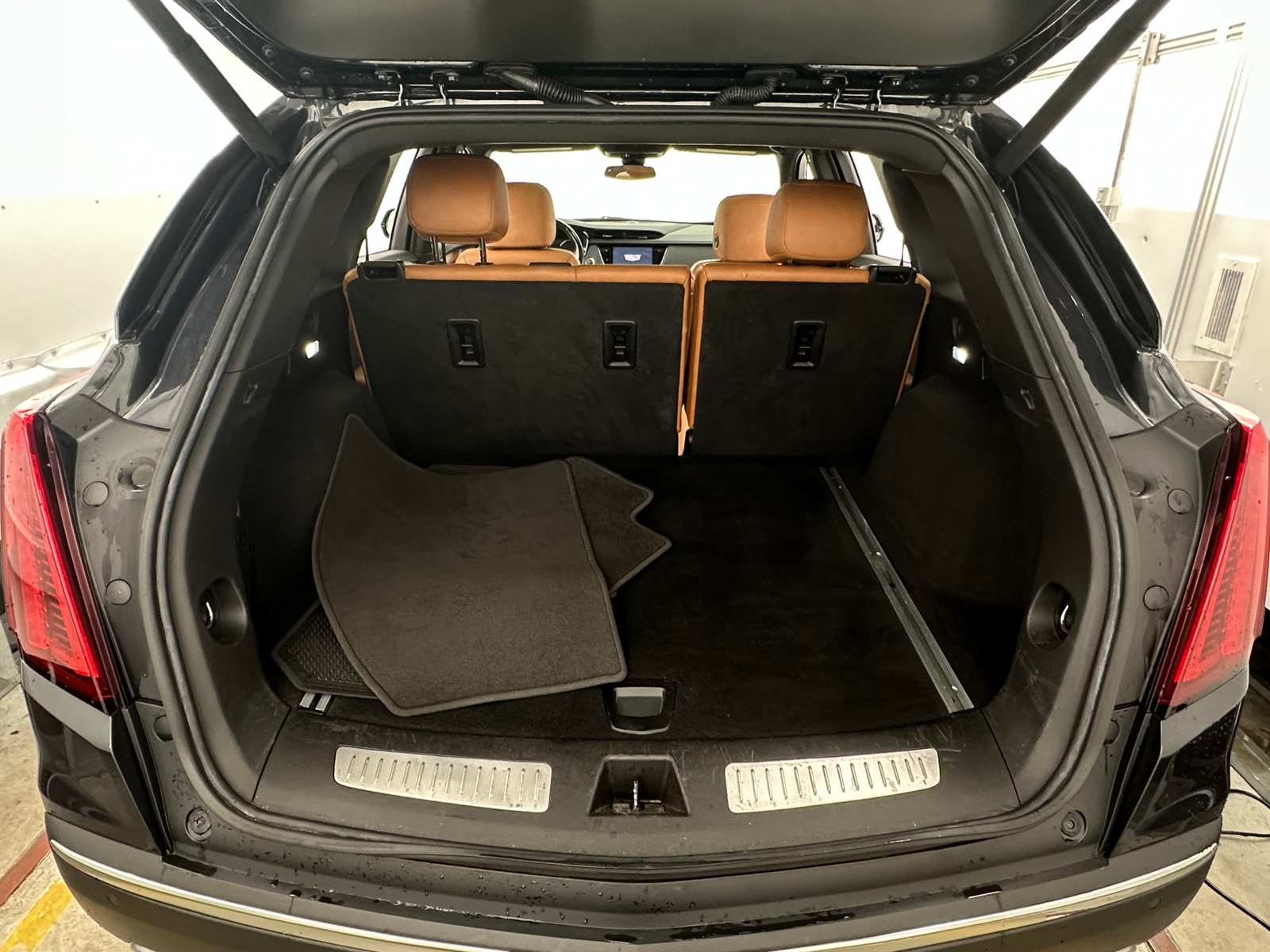 Thumbnail: 2022 Cadillac XT5 - 6