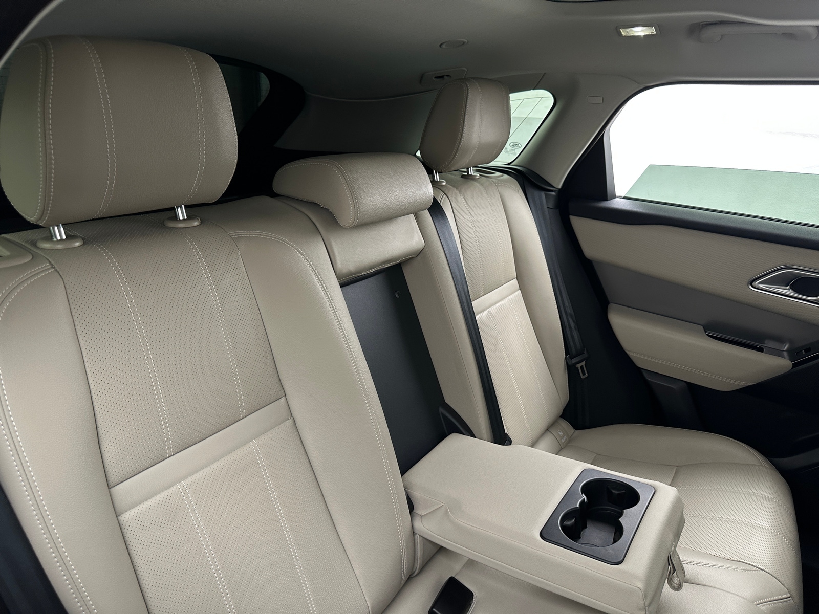 Thumbnail: 2021 Land Rover Range Rover Velar - 5