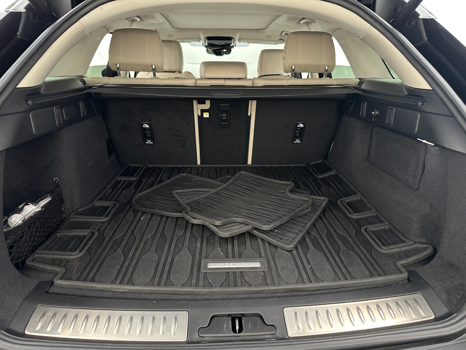 Thumbnail: 2021 Land Rover Range Rover Velar - 6