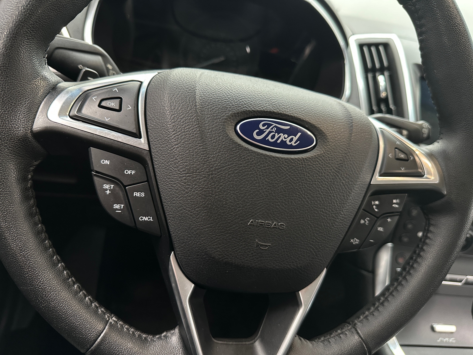 Thumbnail: 2016 Ford Edge - 4