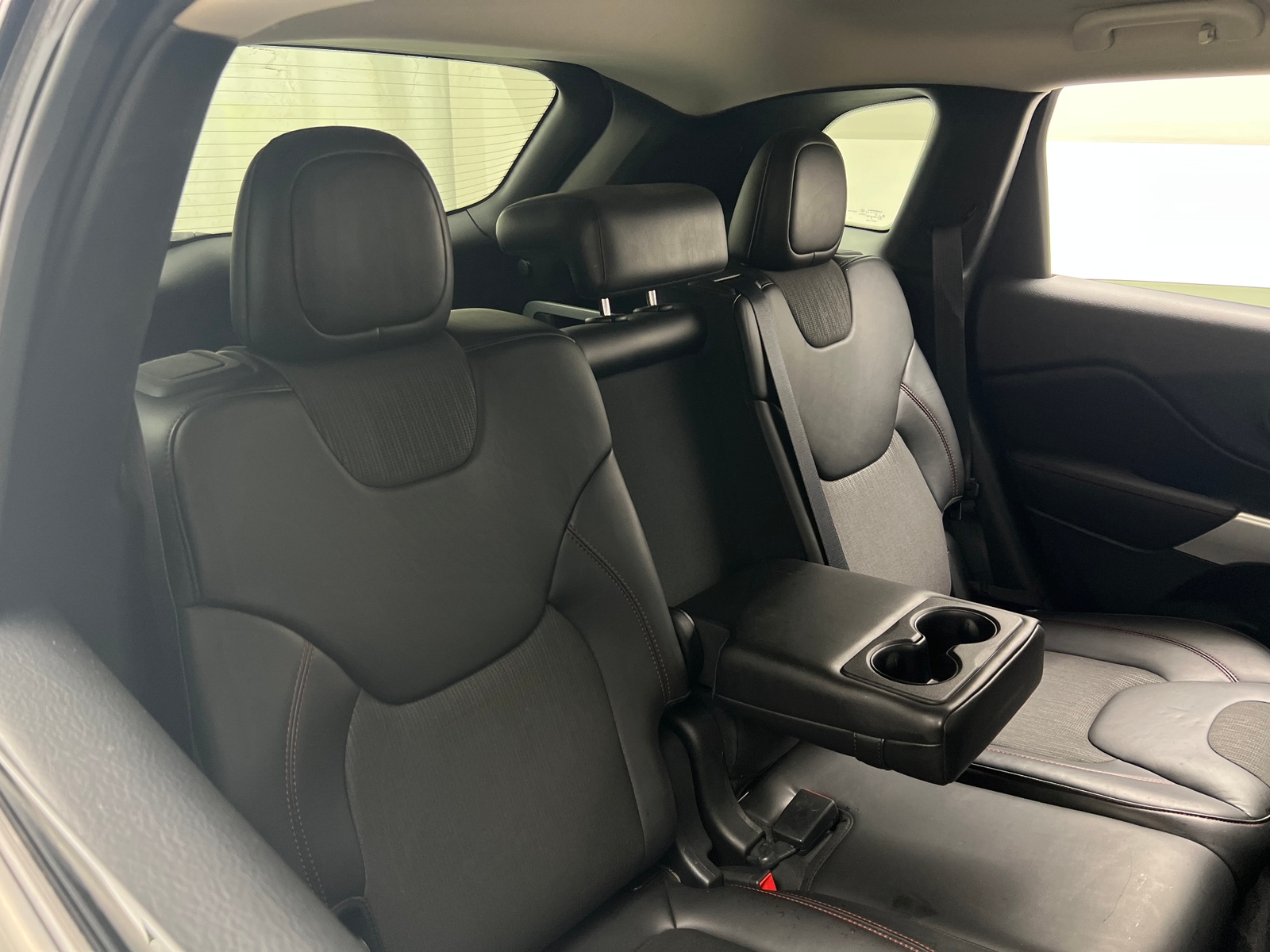 Thumbnail: 2018 Jeep Cherokee - 6