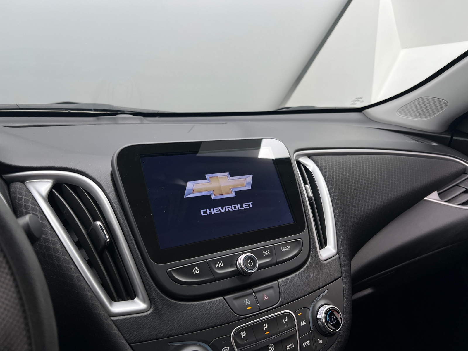 Thumbnail: 2024 Chevrolet Malibu - 4