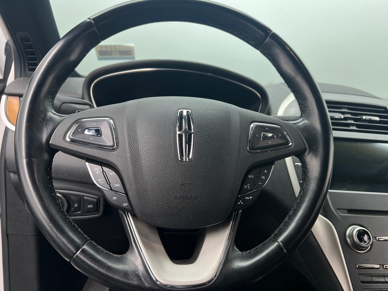 Thumbnail: 2017 Lincoln MKC - 4