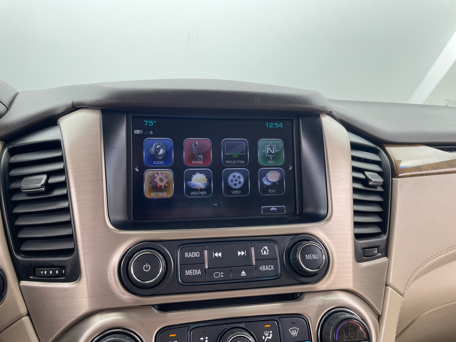 Thumbnail: 2017 GMC Yukon XL - 3