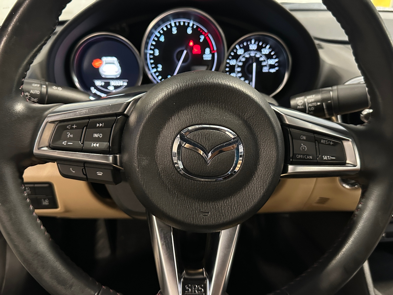 Thumbnail: 2017 Mazda MX-5 Miata - 4