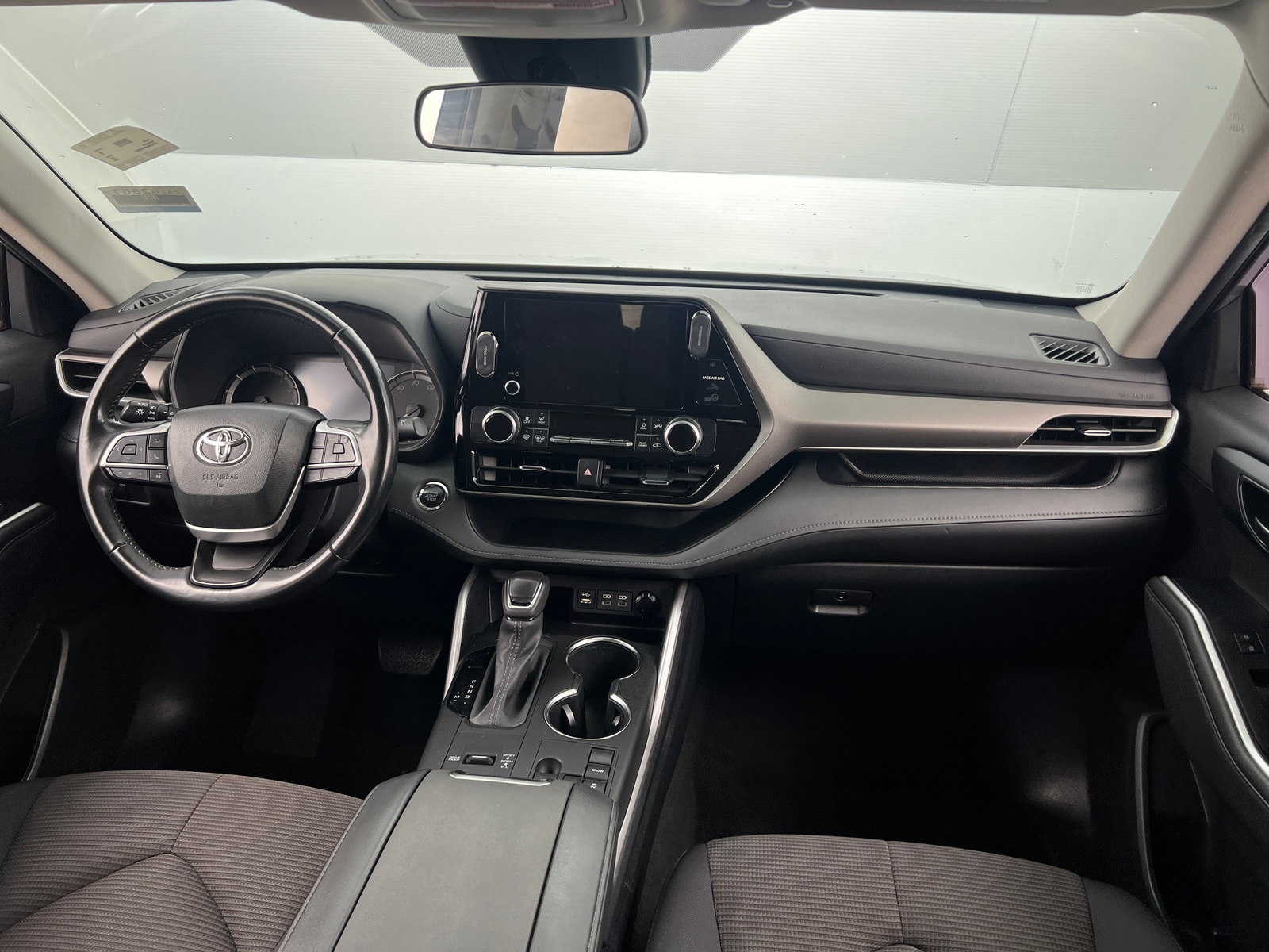 Thumbnail: 2023 Toyota Highlander - 3