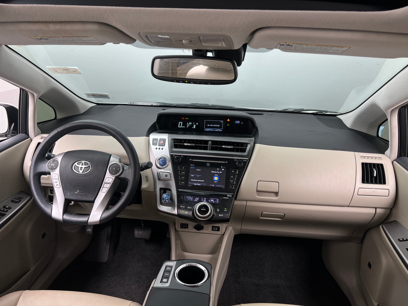 Thumbnail: 2016 Toyota Prius v - 3