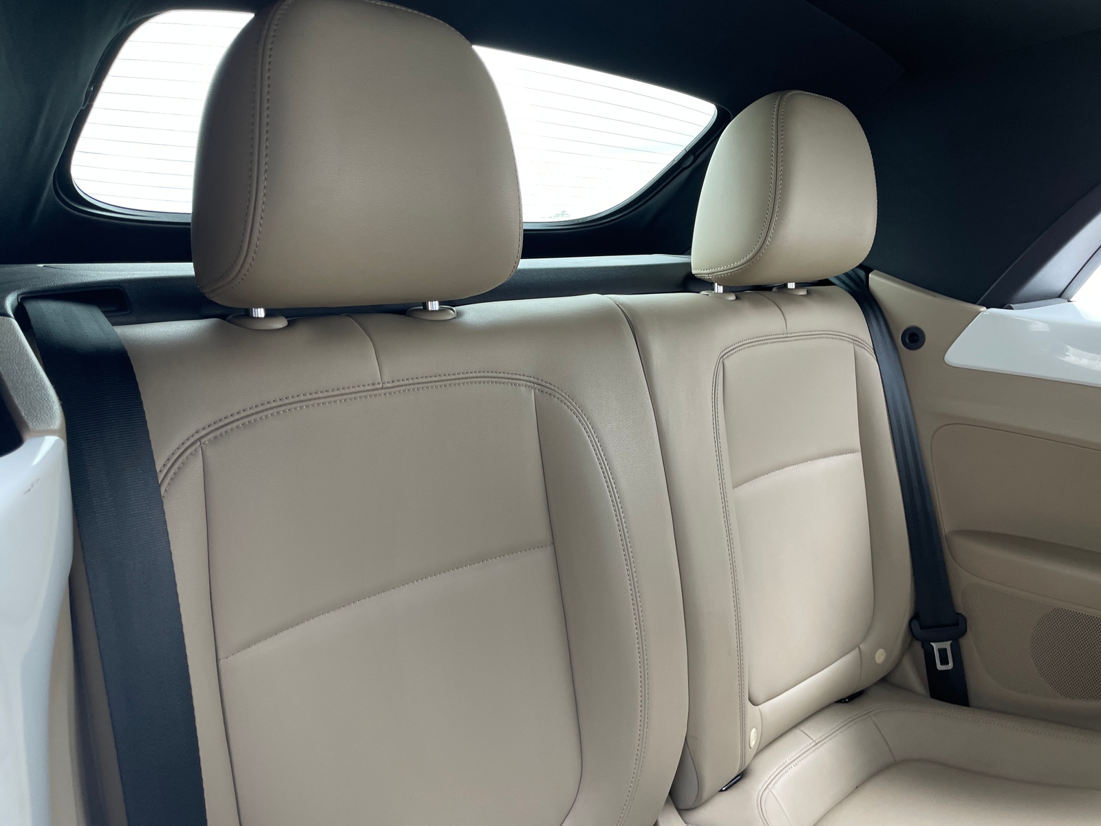 Thumbnail: 2014 Volkswagen Beetle - 4