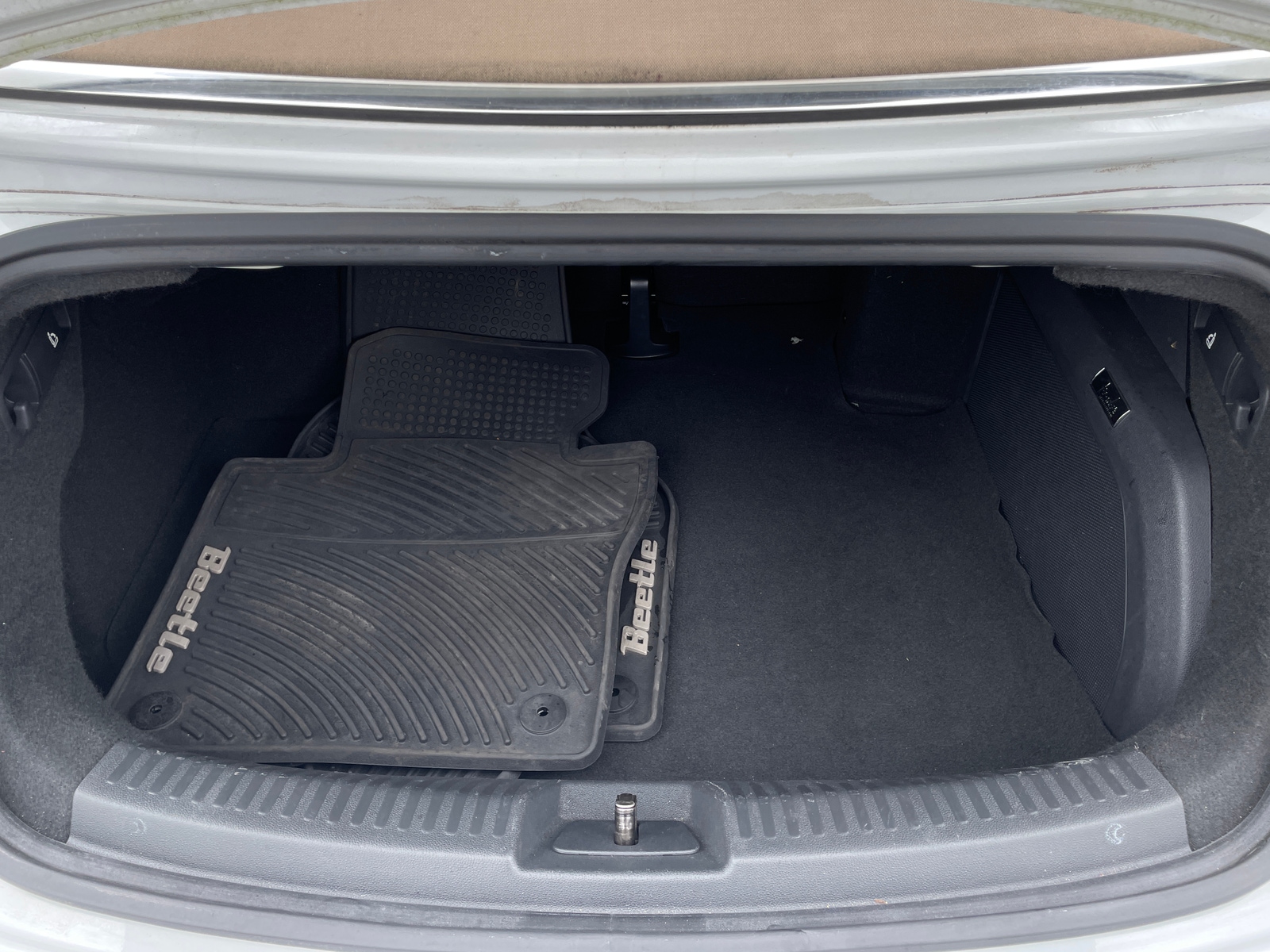 Thumbnail: 2014 Volkswagen Beetle - 5