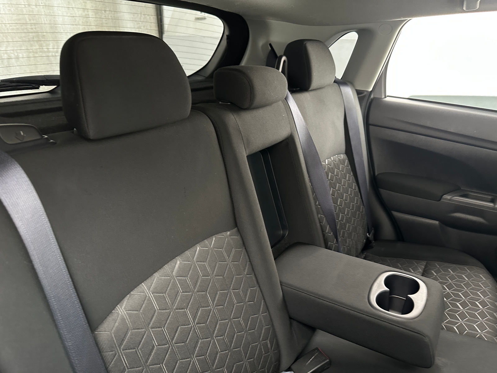 Thumbnail: 2023 Mitsubishi Outlander Sport - 6