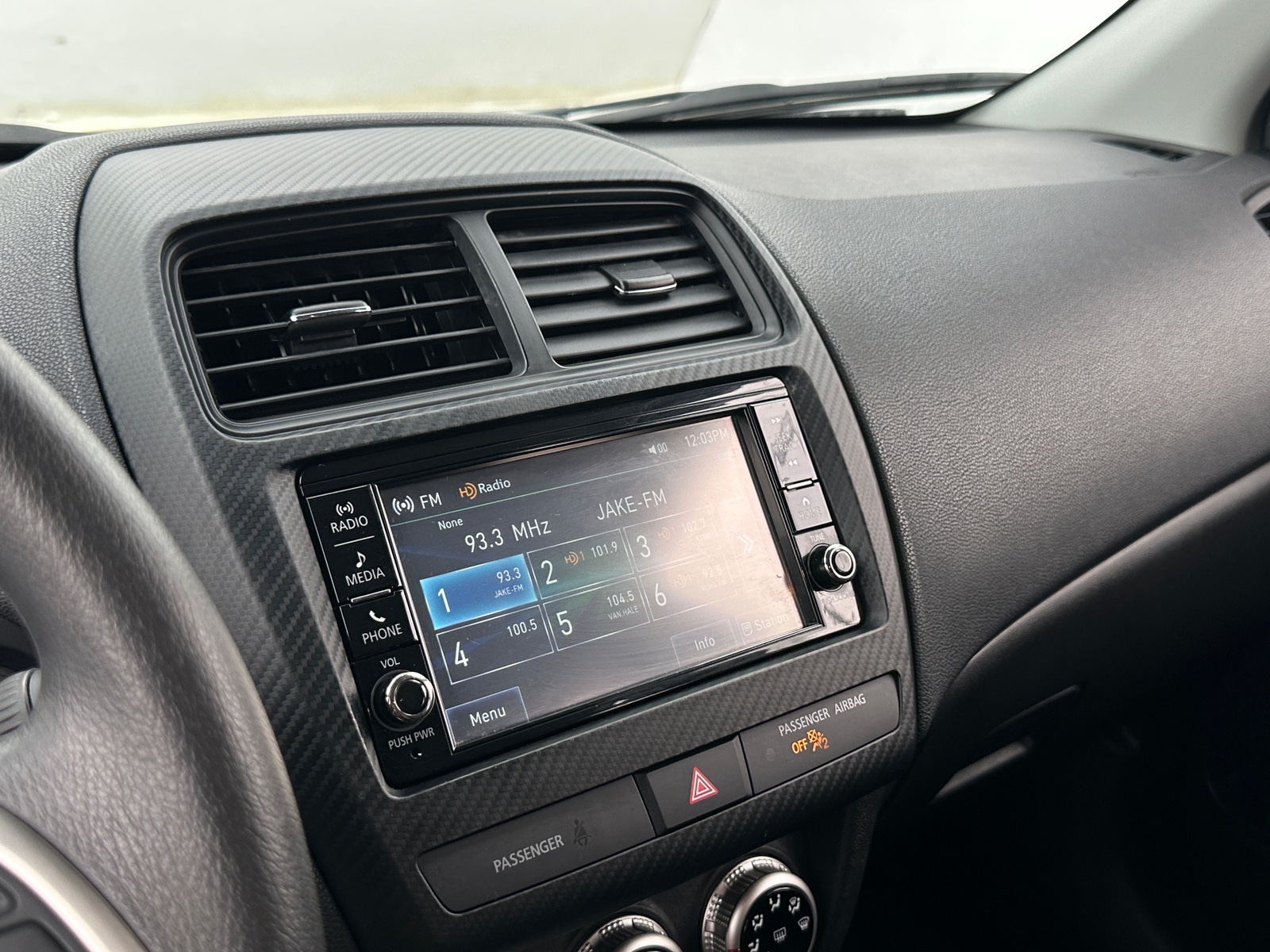Thumbnail: 2023 Mitsubishi Outlander Sport - 4
