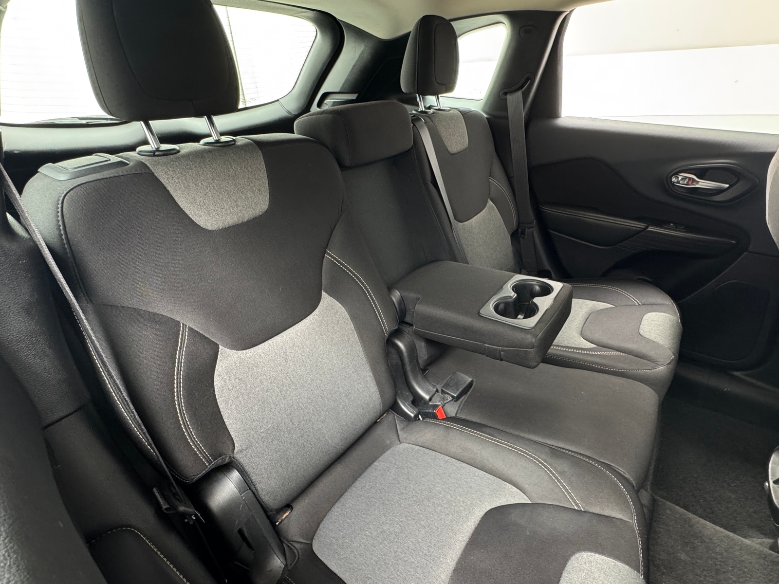 Thumbnail: 2015 Jeep Cherokee - 6