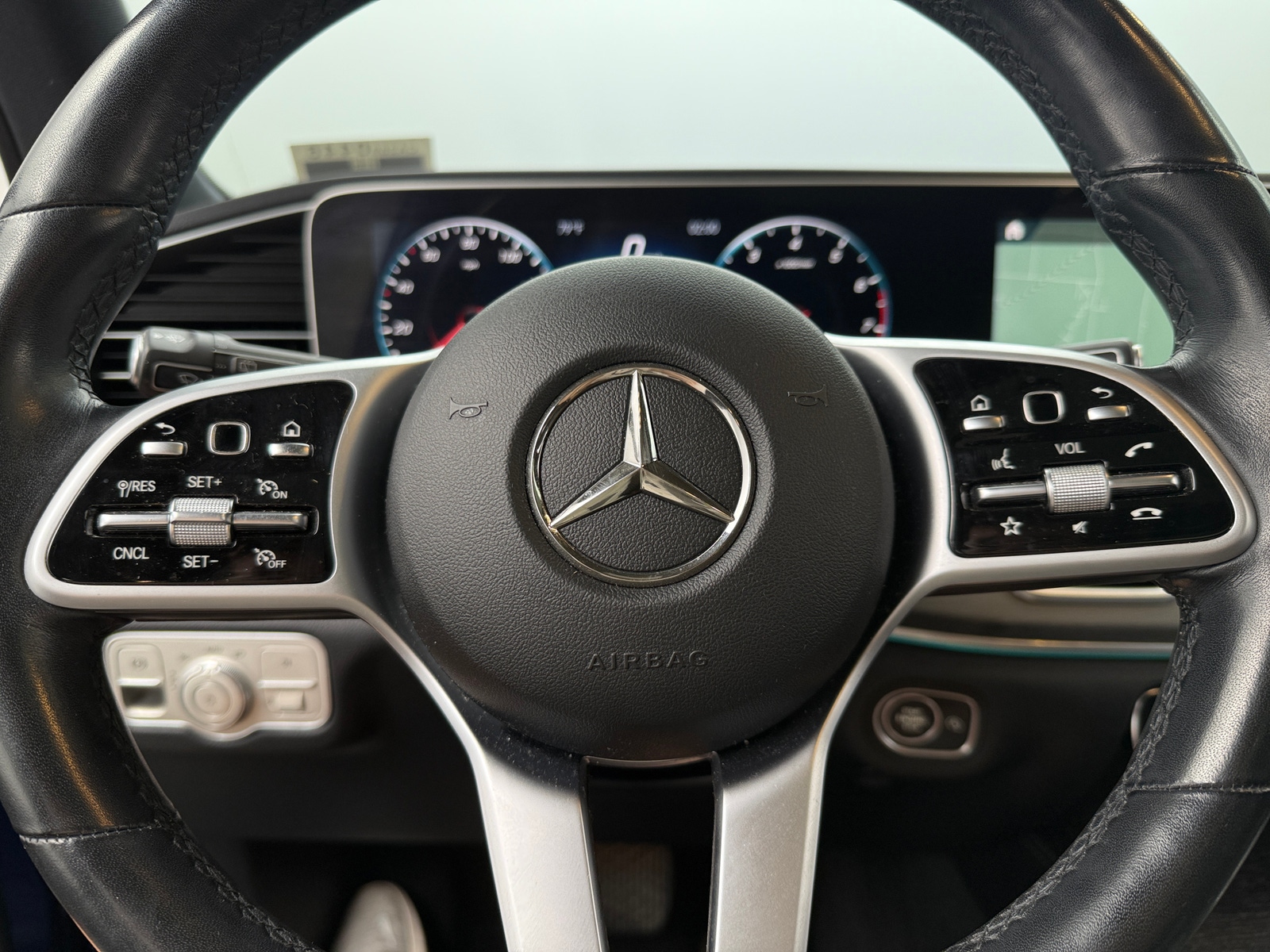Thumbnail: 2020 Mercedes-Benz GLE - 4